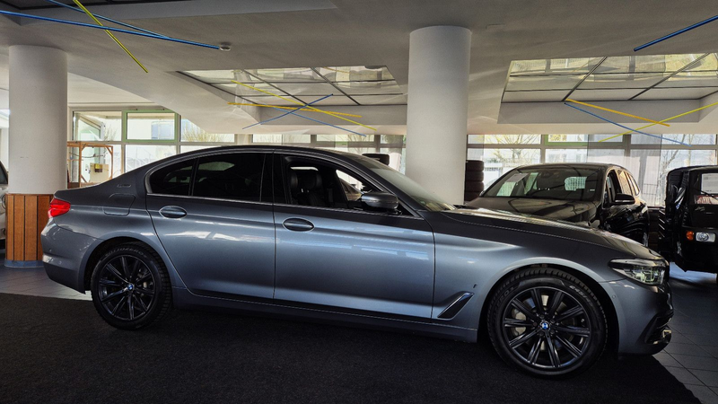 BMW 530 e Luxury/Leder/LED/Parkass/RFK/Spur/Temp/Totw — photo 4