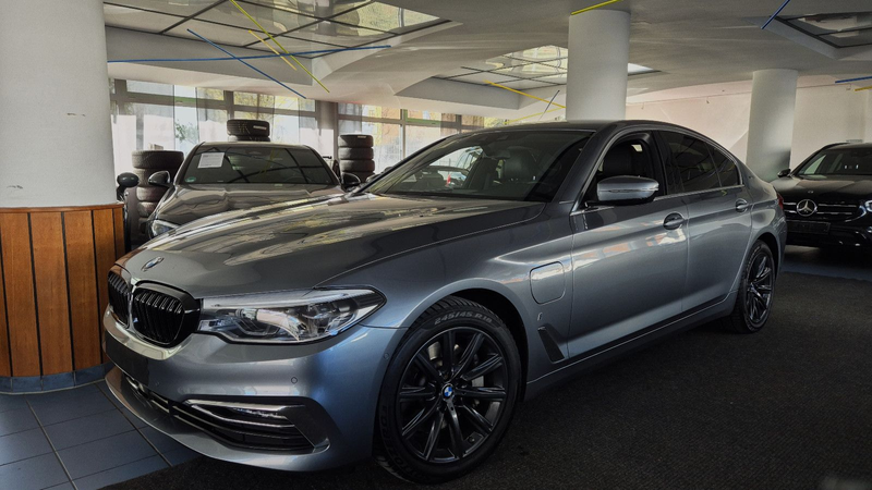 BMW 530 e Luxury/Leder/LED/Parkass/RFK/Spur/Temp/Totw