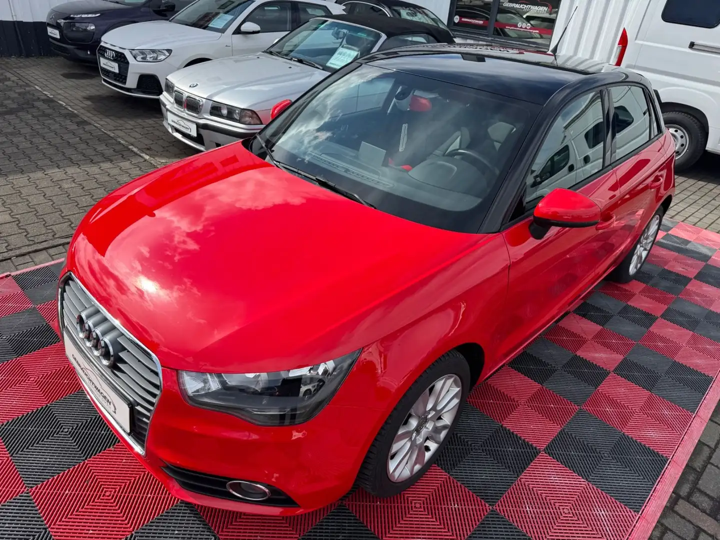 Audi A1 1.2 TFSI SPORTBACK*PDC*TEILLEDER* Rot - 2