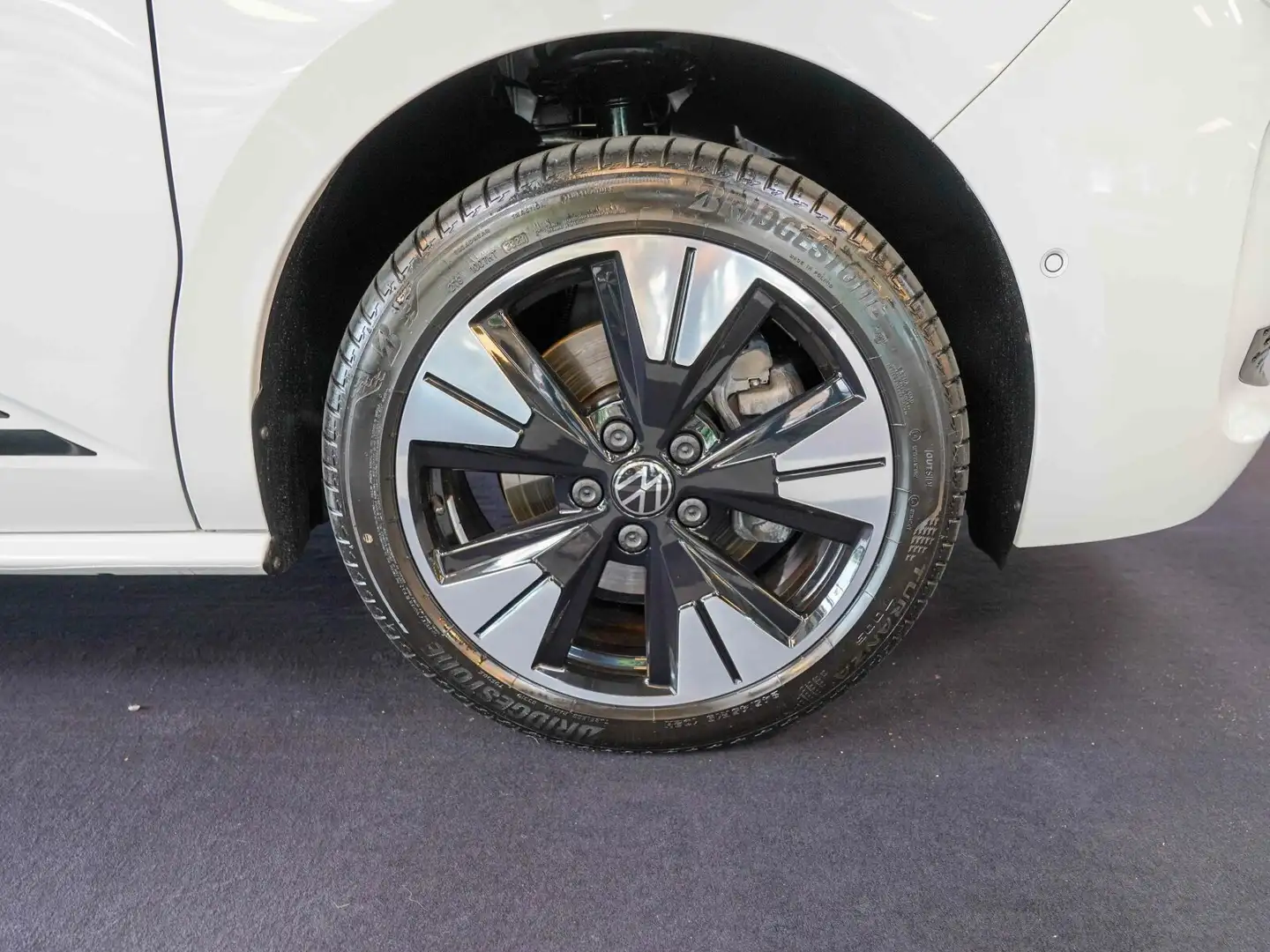 Volkswagen T7 Multivan Multivan 2.0 TSI Edition lang Tisch Harman Kardo Alb - 2