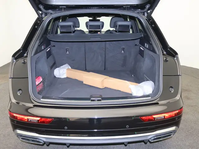 Audi Q5 view 8