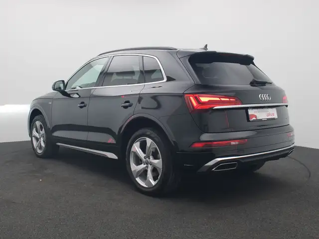 Audi Q5 view 5