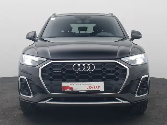 Audi Q5 view 3
