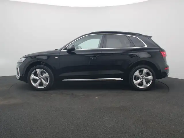 Audi Q5 view 4
