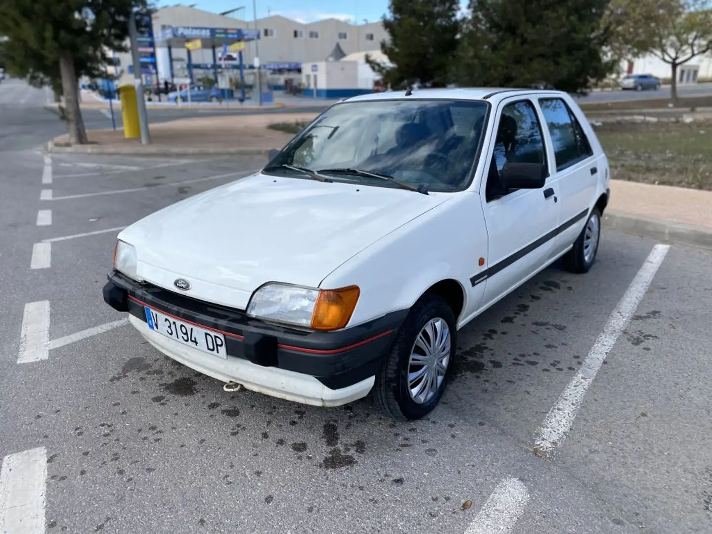 Ford Fiesta 1.4 Ghia Weiß - 1