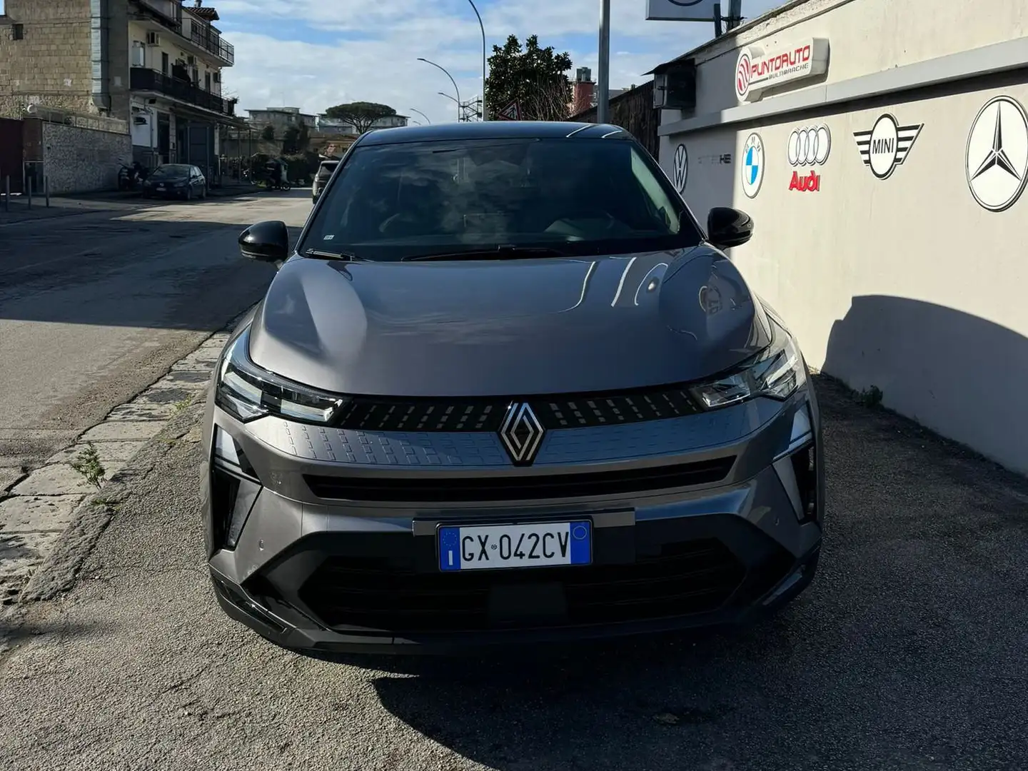 Renault Captur 1.3 mild hybrid Techno 160cv Gris - 1