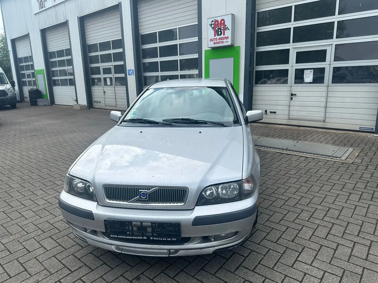 Volvo V40 1.8 Comfort Silver - 1