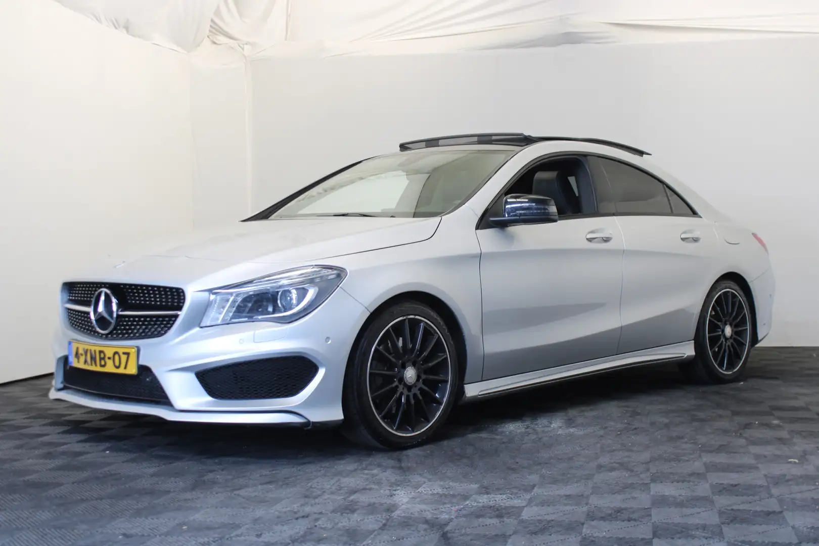 Mercedes-Benz CLA 250 Prestige |Pano|Stoelverwarming| Grau - 1