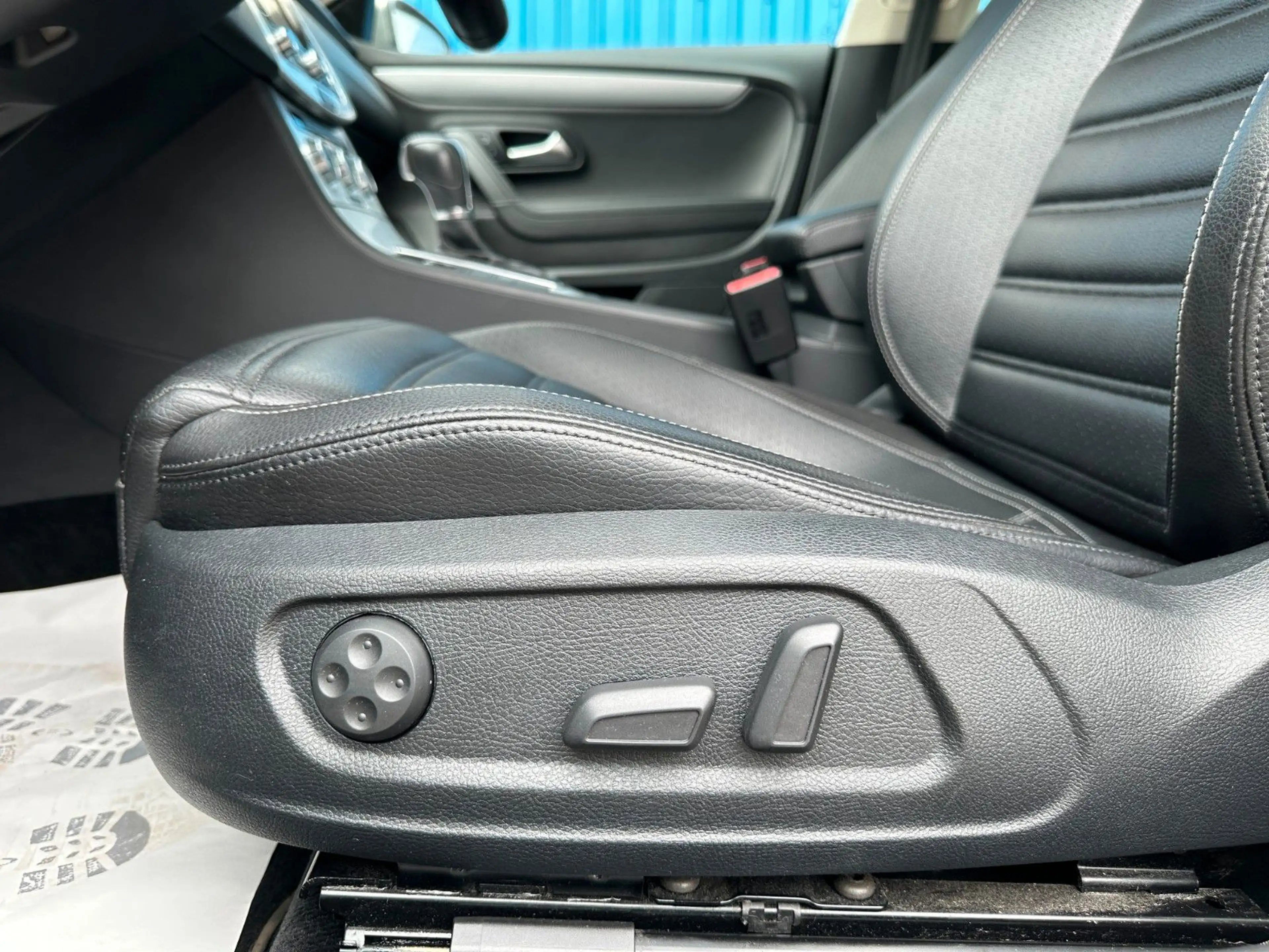 Volkswagen Passat CC **Automatik*Leder*Allwetter*Xenon** — photo 9