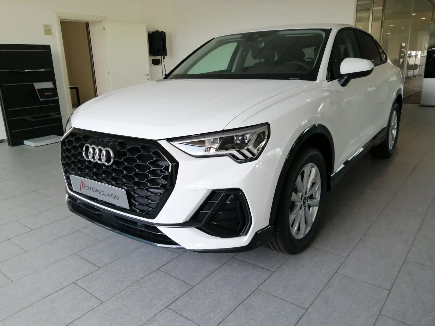 Audi Q3 sportback 35 1.5 tfsi business plus Weiß - 1