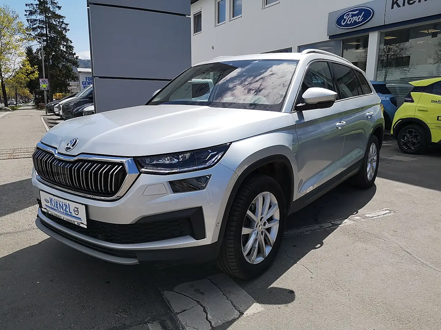 Skoda Kodiaq 2,0 TDI SCR 4x4 Style DSG Silber - 1