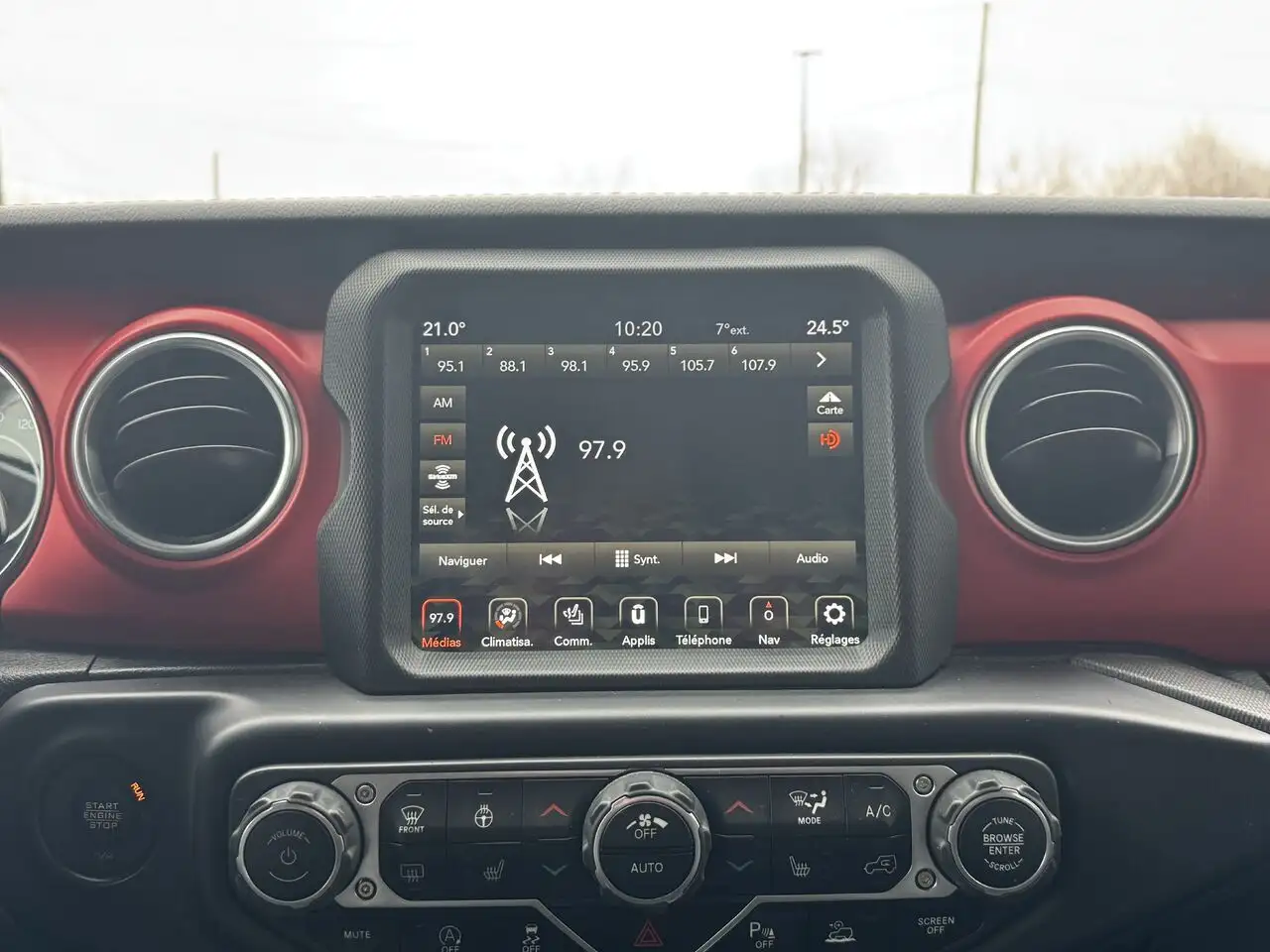 Jeep Gladiator снимка Jeep Gladiator