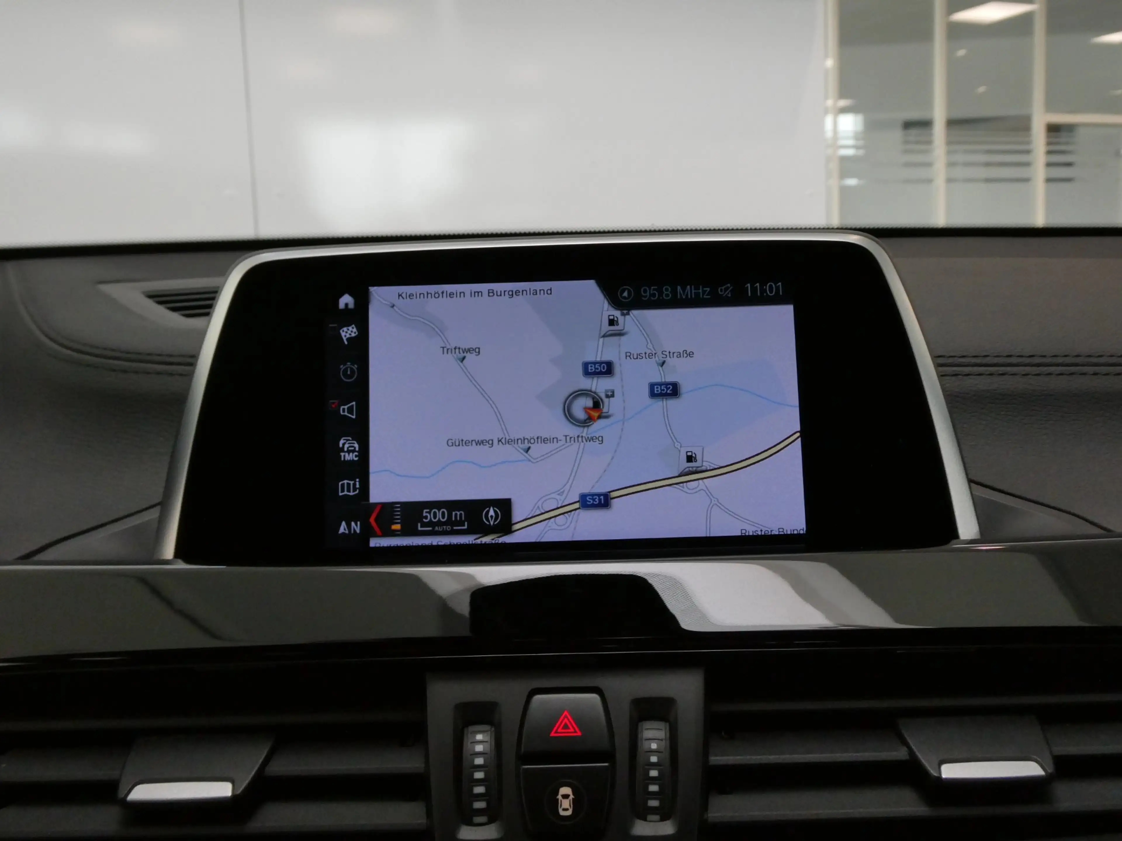 BMW X2 sDrive18d M-Sportpaket — photo 14