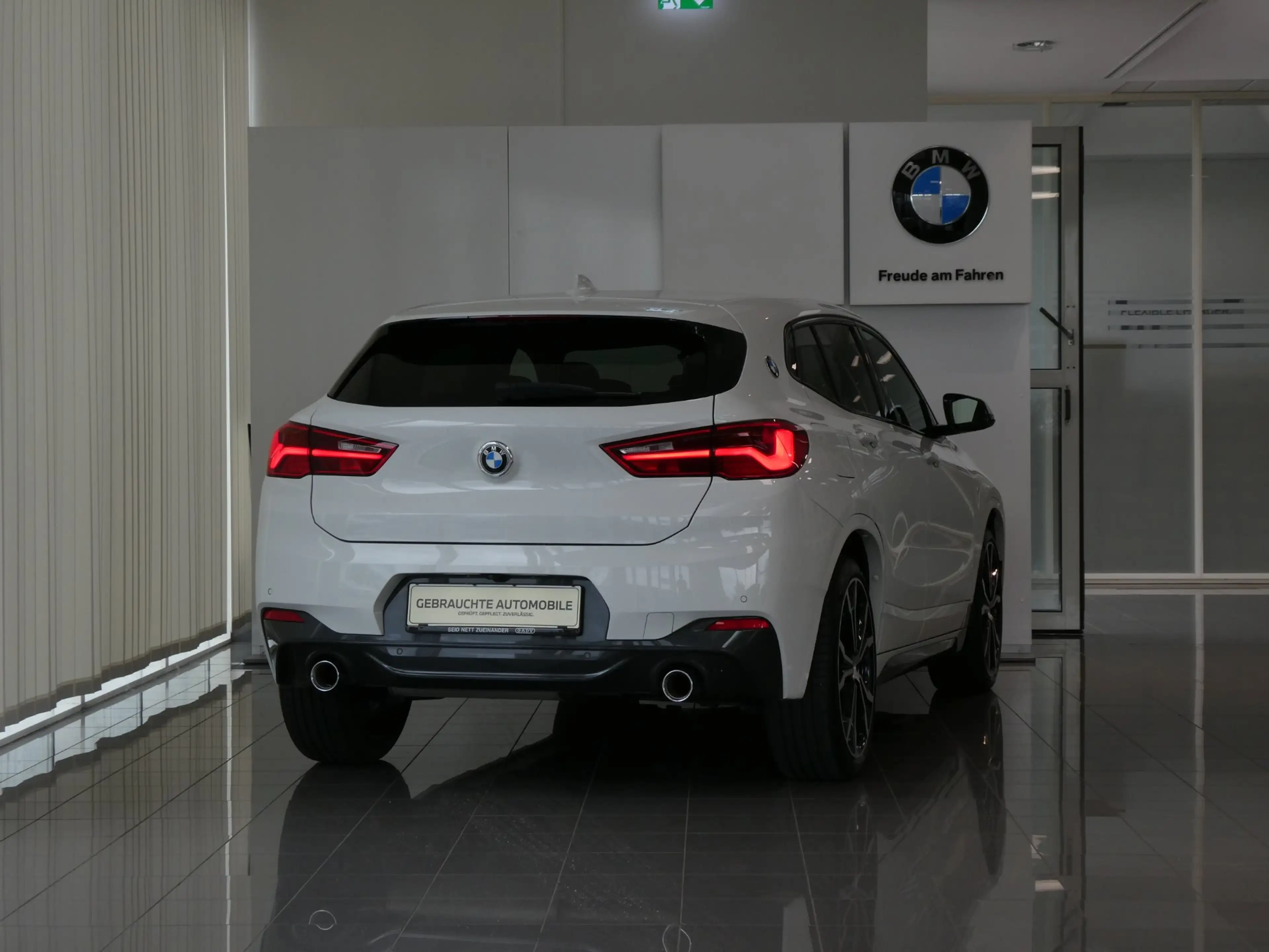 BMW X2 sDrive18d M-Sportpaket — photo 6