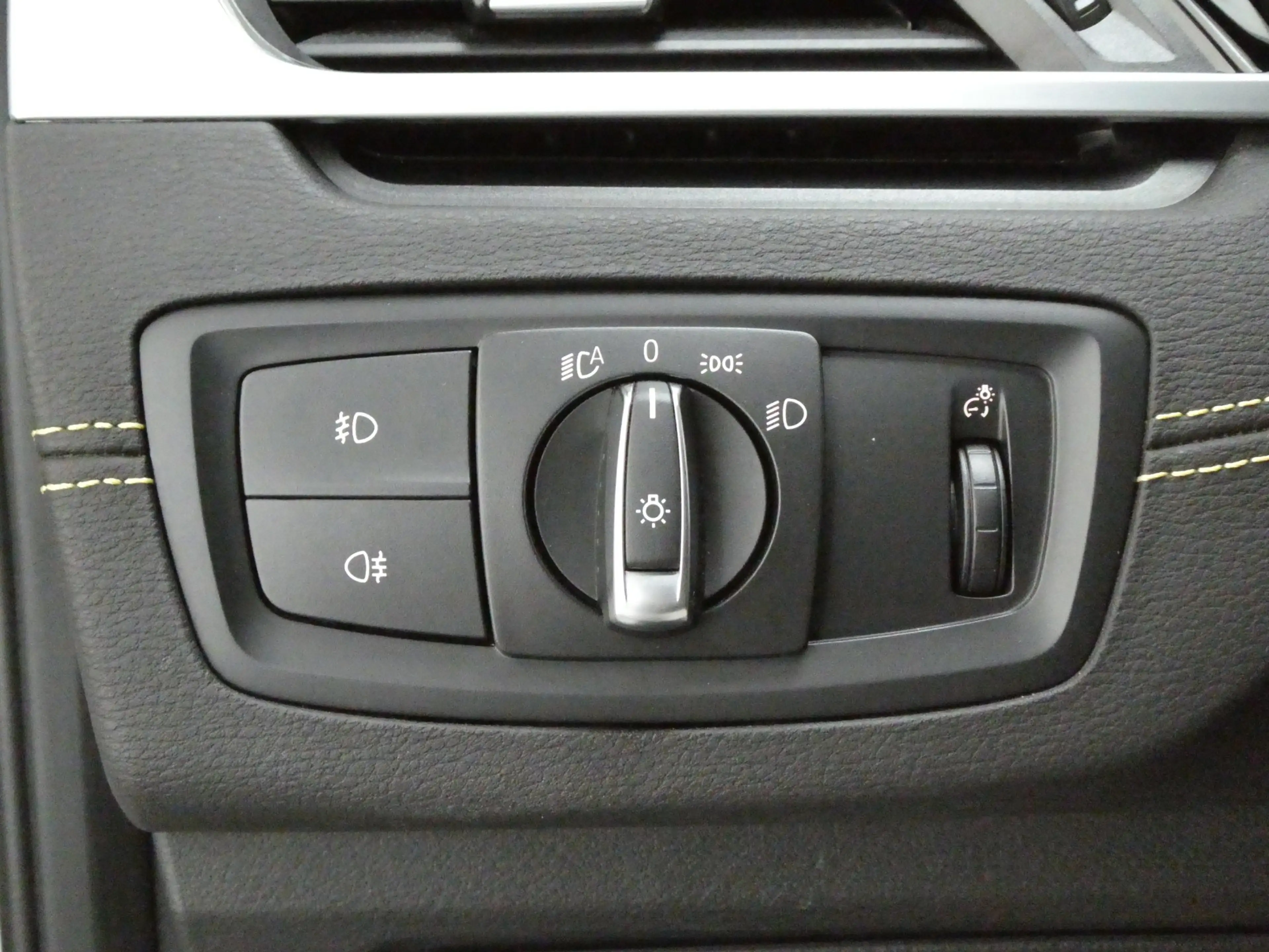 BMW X2 sDrive18d M-Sportpaket — photo 10