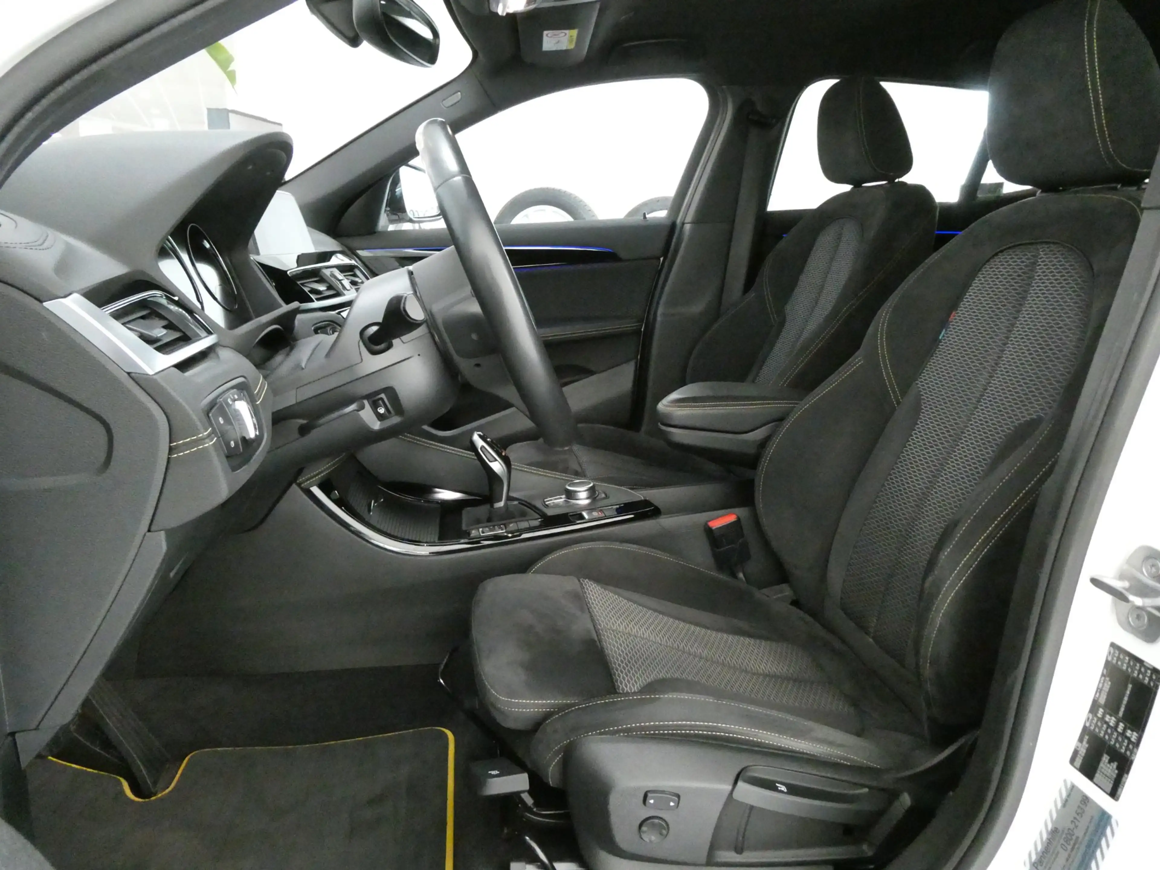 BMW X2 sDrive18d M-Sportpaket — photo 9