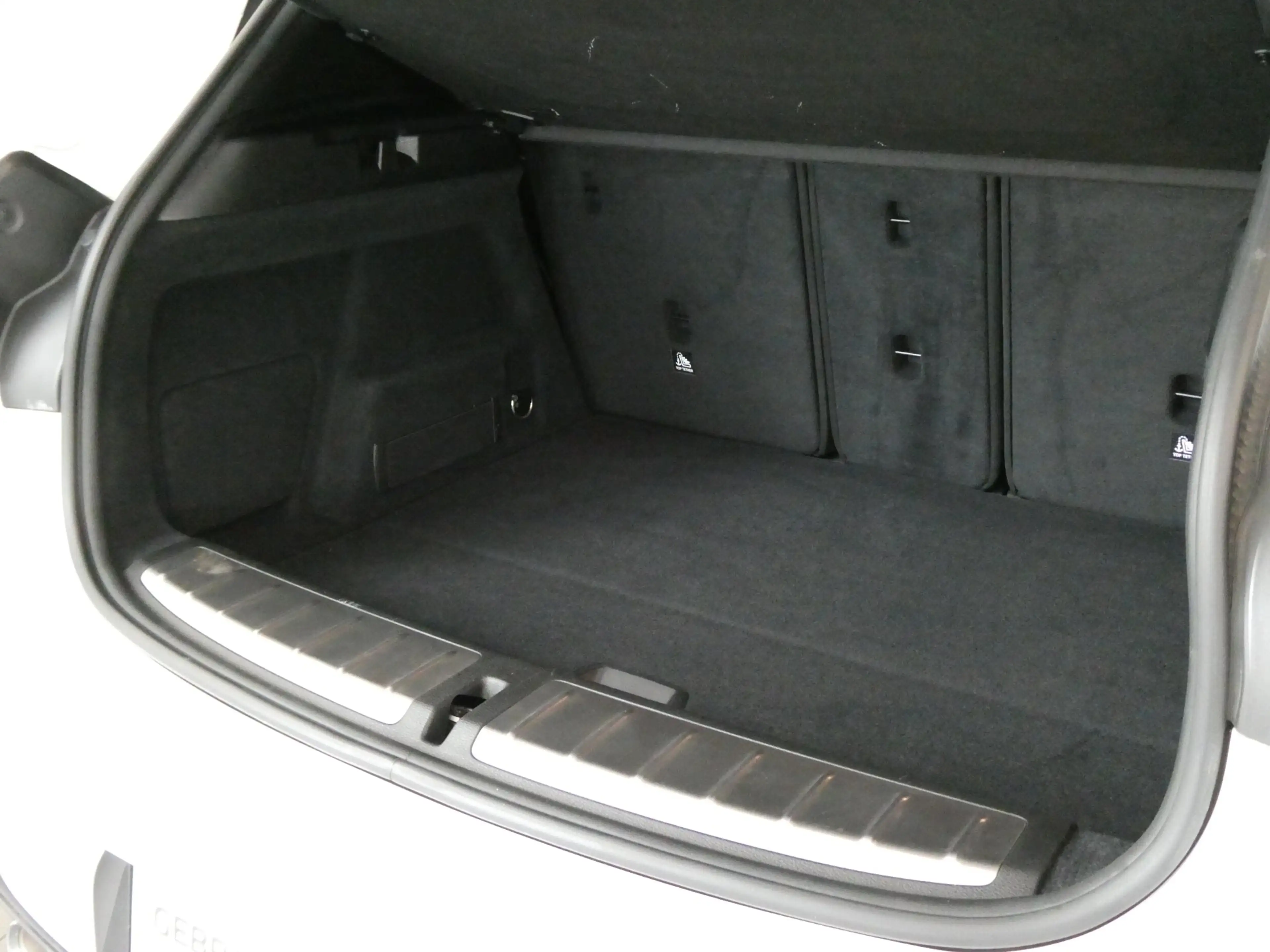 BMW X2 sDrive18d M-Sportpaket — photo 7