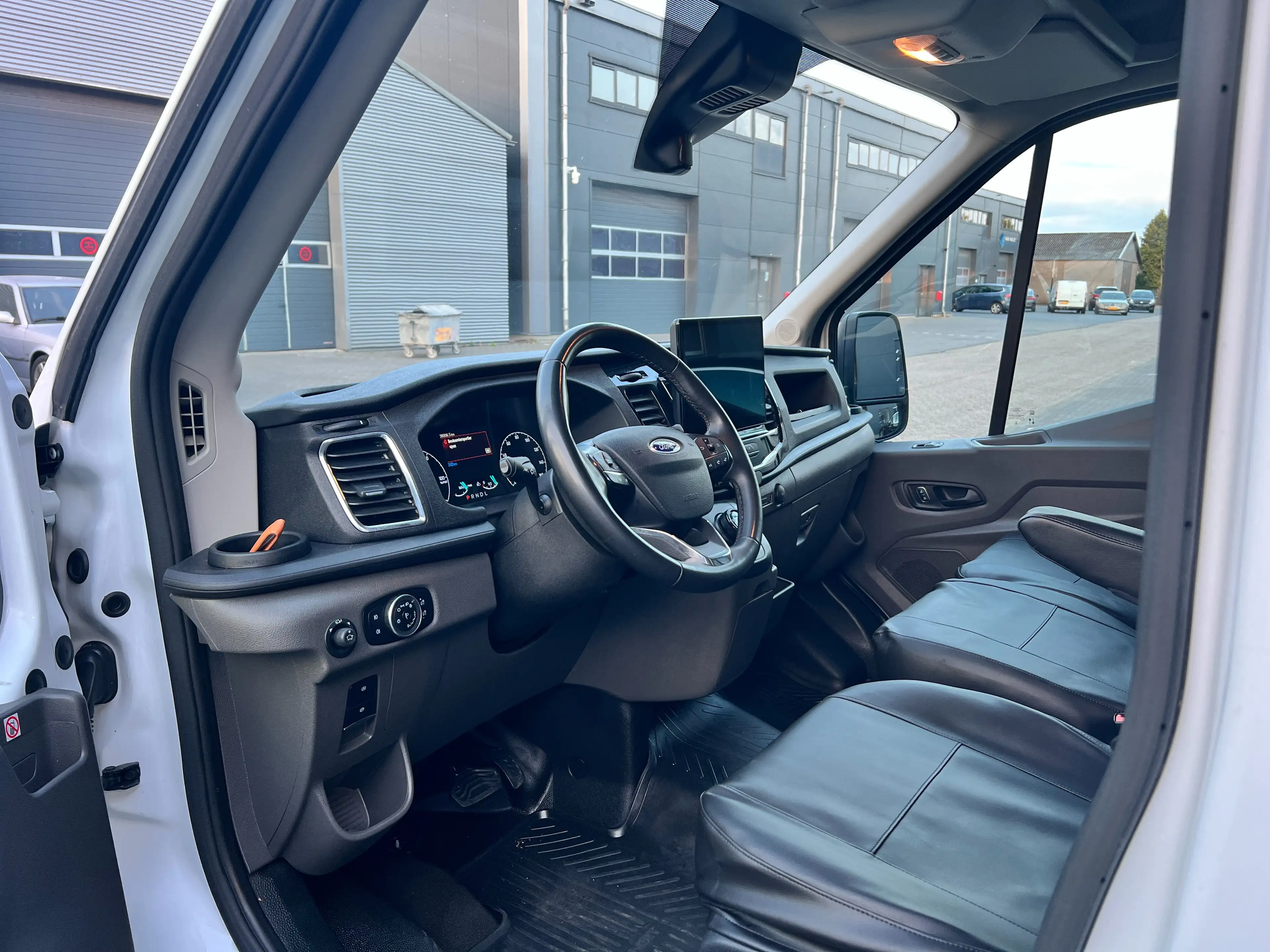 Ford E-Transit 390 L3H2 Trend 68kWh — photo 12