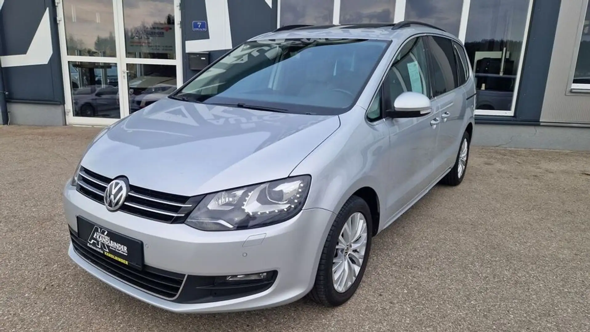 Volkswagen Sharan Comfortline BMT SCR 2,0 TDI DSG ''Pano'' Silber - 1