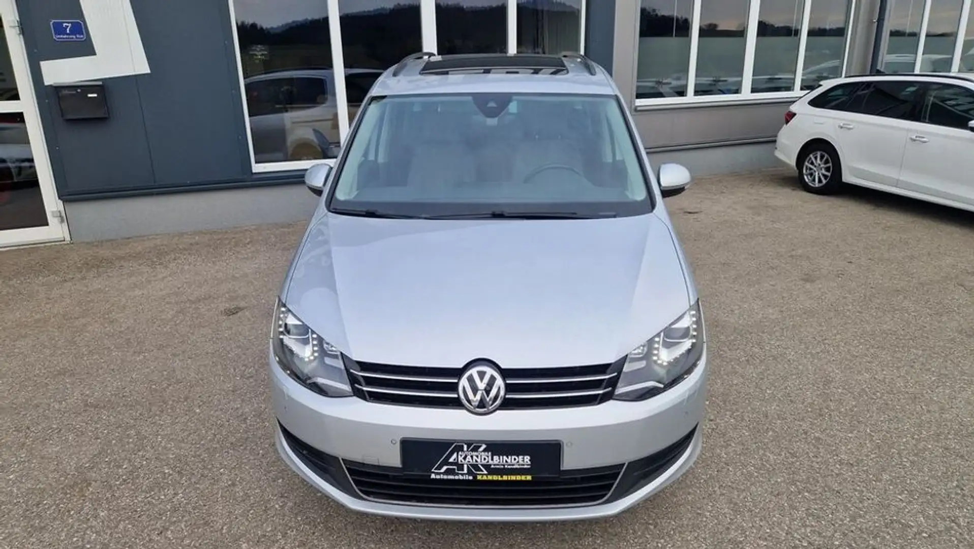 Volkswagen Sharan Comfortline BMT SCR 2,0 TDI DSG ''Pano'' Silber - 2