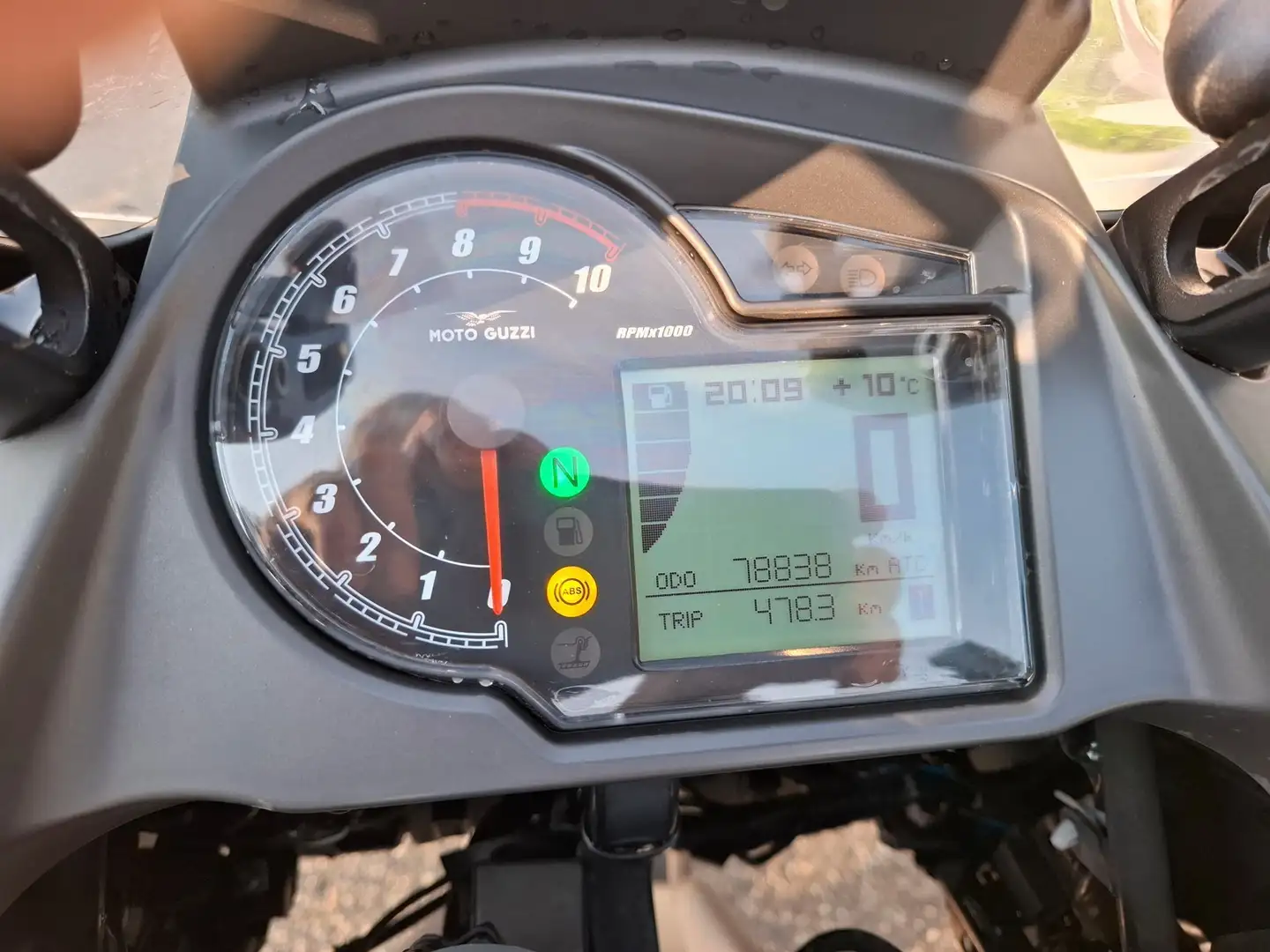 Moto Guzzi Stelvio 1200 Noir - 2