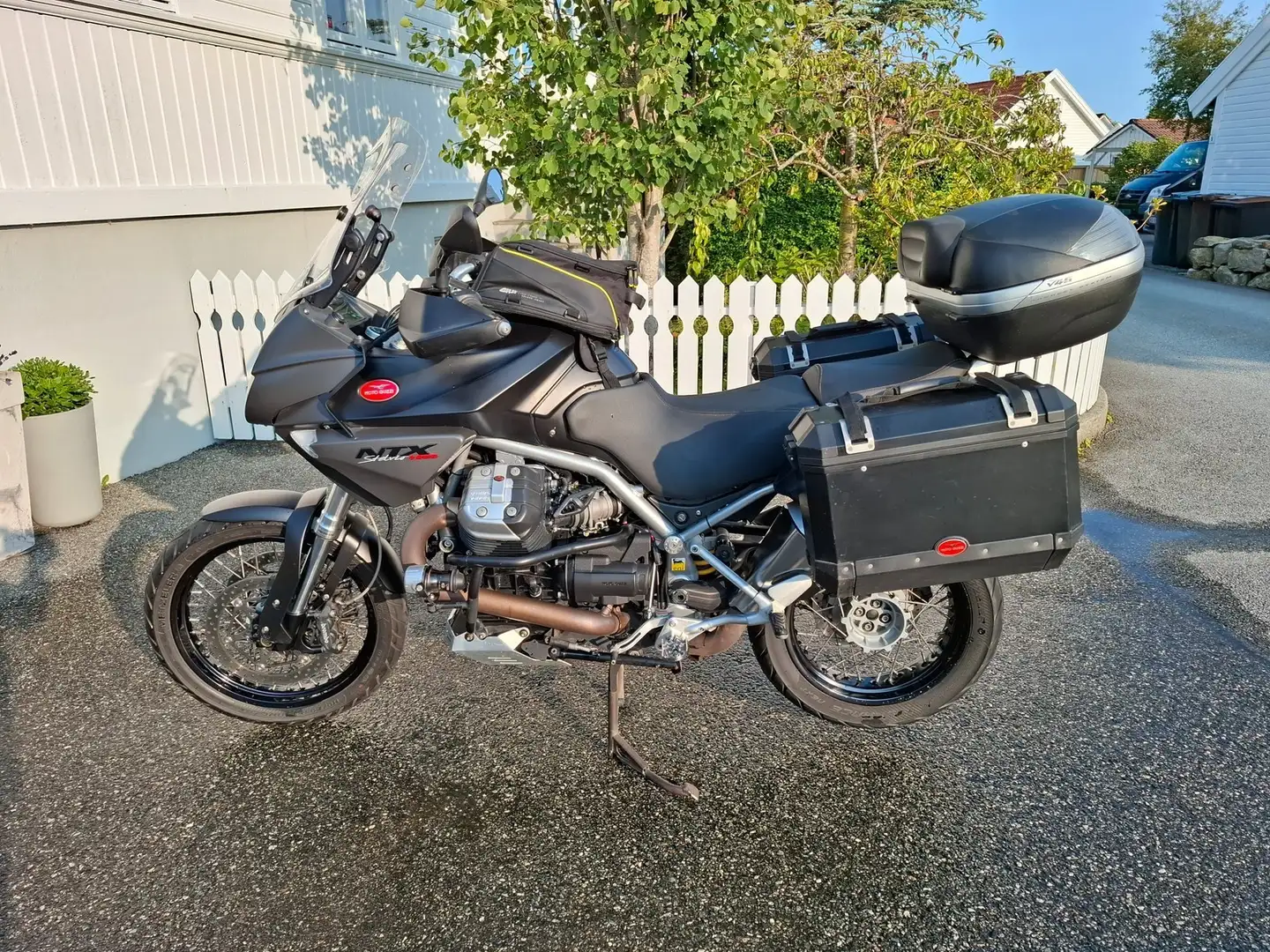 Moto Guzzi Stelvio 1200 Noir - 1