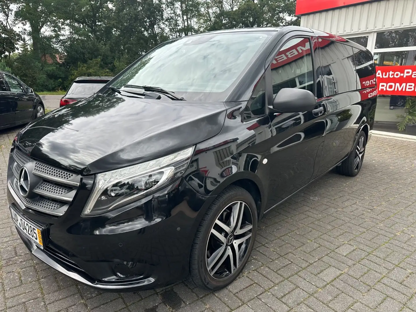 Mercedes-Benz Vito Tourer 119 CDI Edition lang Liege-Paket LED Zwart - 1