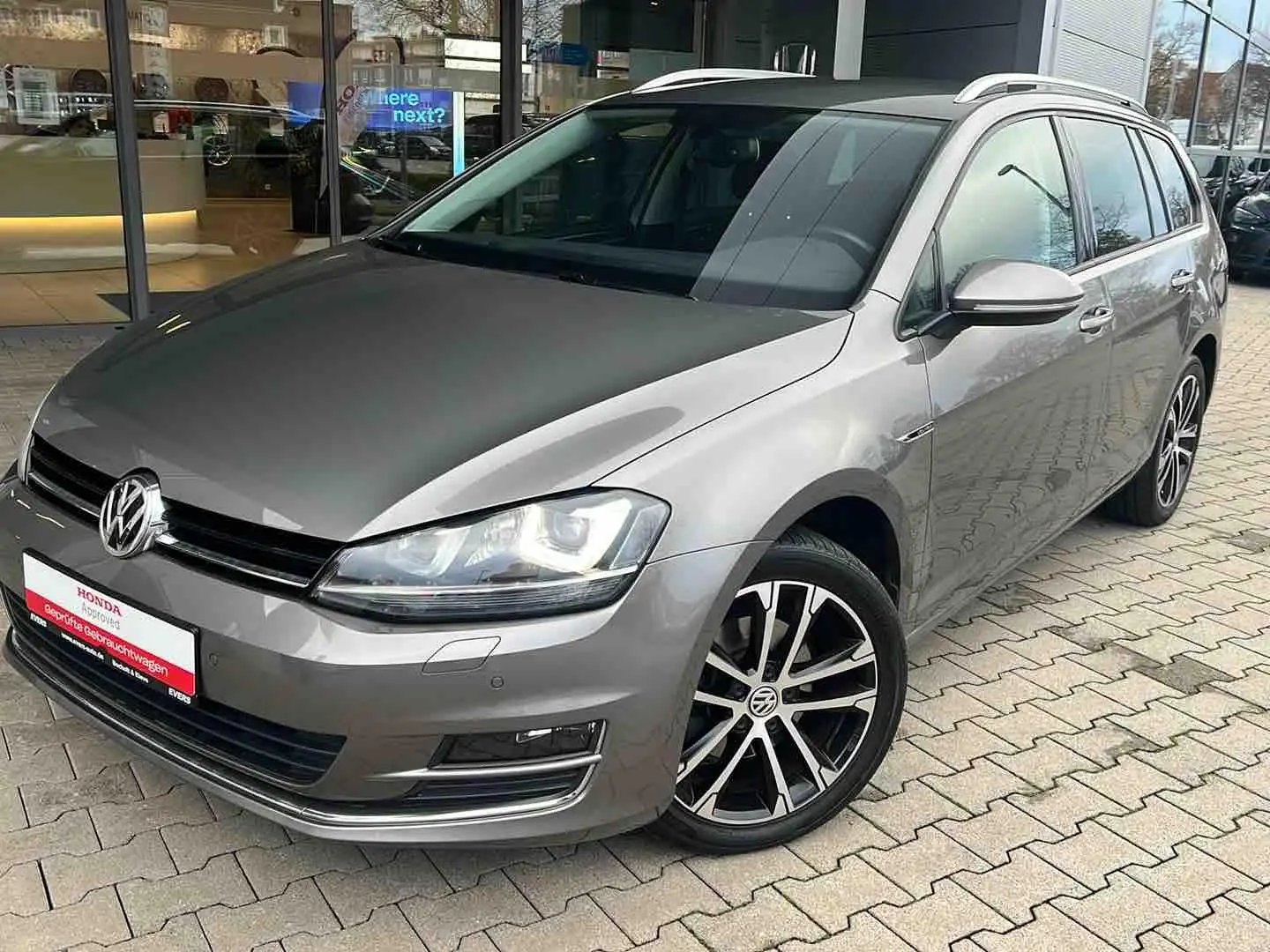 Volkswagen Golf Variant 1.4 TSI Lounge Navi Xenon PDC Sitzh. Gris - 1