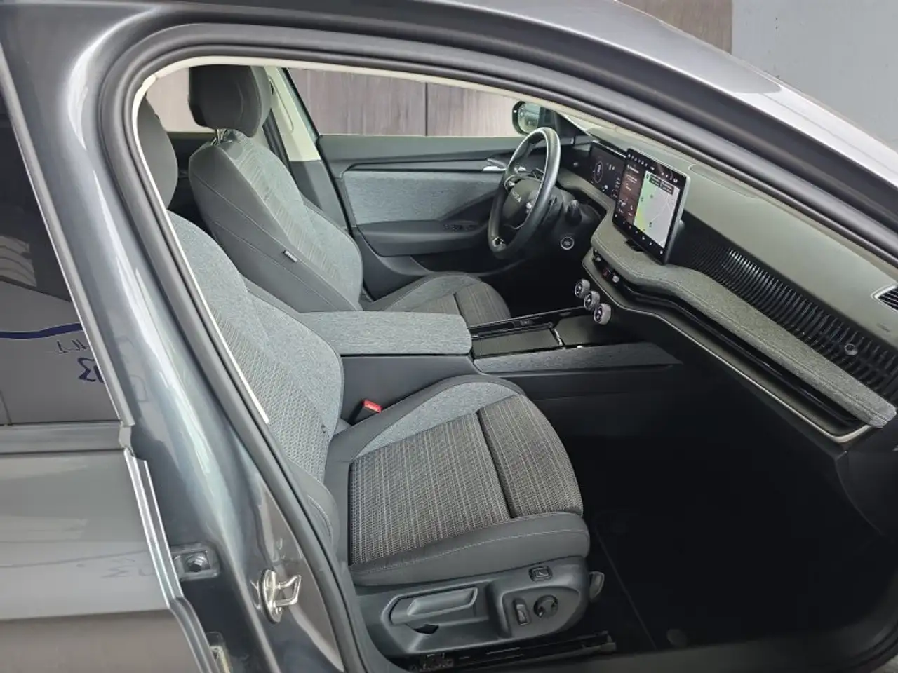 Skoda Superb Combi 2,0TDI DSG Navi/DCC/ACC/Kamera/Sitzhz., миниатюра 17