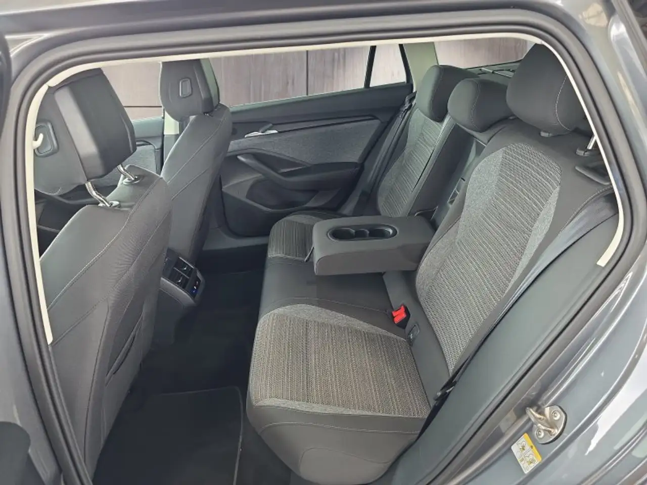 Skoda Superb Combi 2,0TDI DSG Navi/DCC/ACC/Kamera/Sitzhz., миниатюра 15