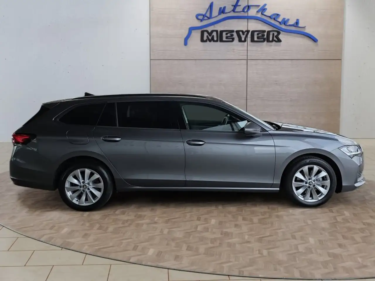 Skoda Superb Combi 2,0TDI DSG Navi/DCC/ACC/Kamera/Sitzhz., миниатюра 7