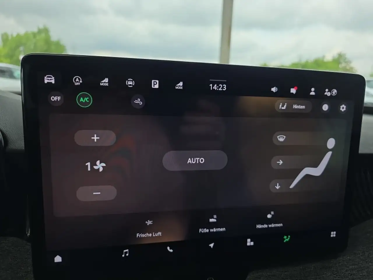 Skoda Superb Combi 2,0TDI DSG Navi/DCC/ACC/Kamera/Sitzhz., миниатюра 29