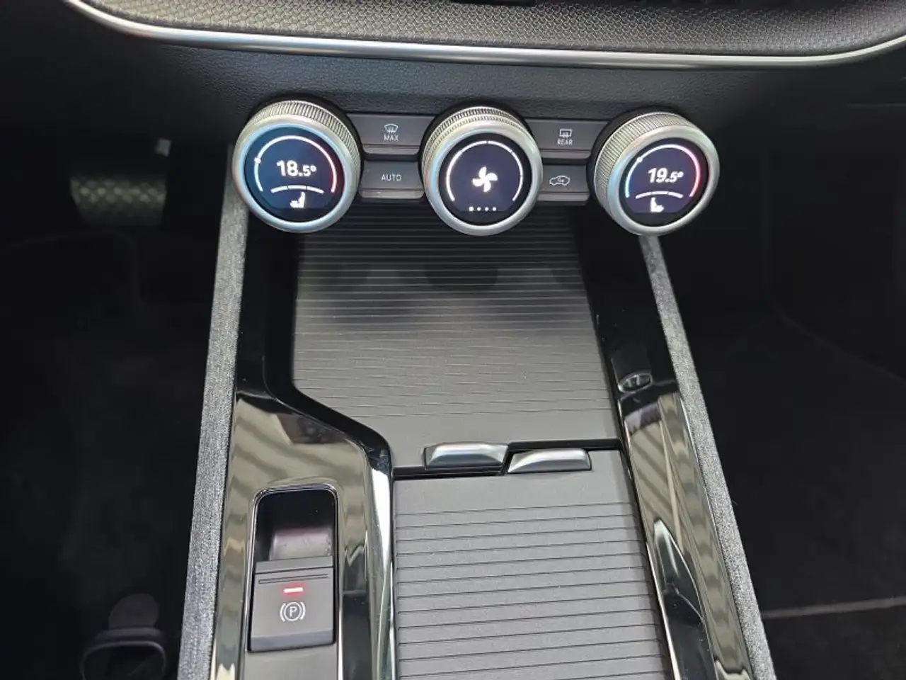 Skoda Superb Combi 2,0TDI DSG Navi/DCC/ACC/Kamera/Sitzhz., миниатюра 23