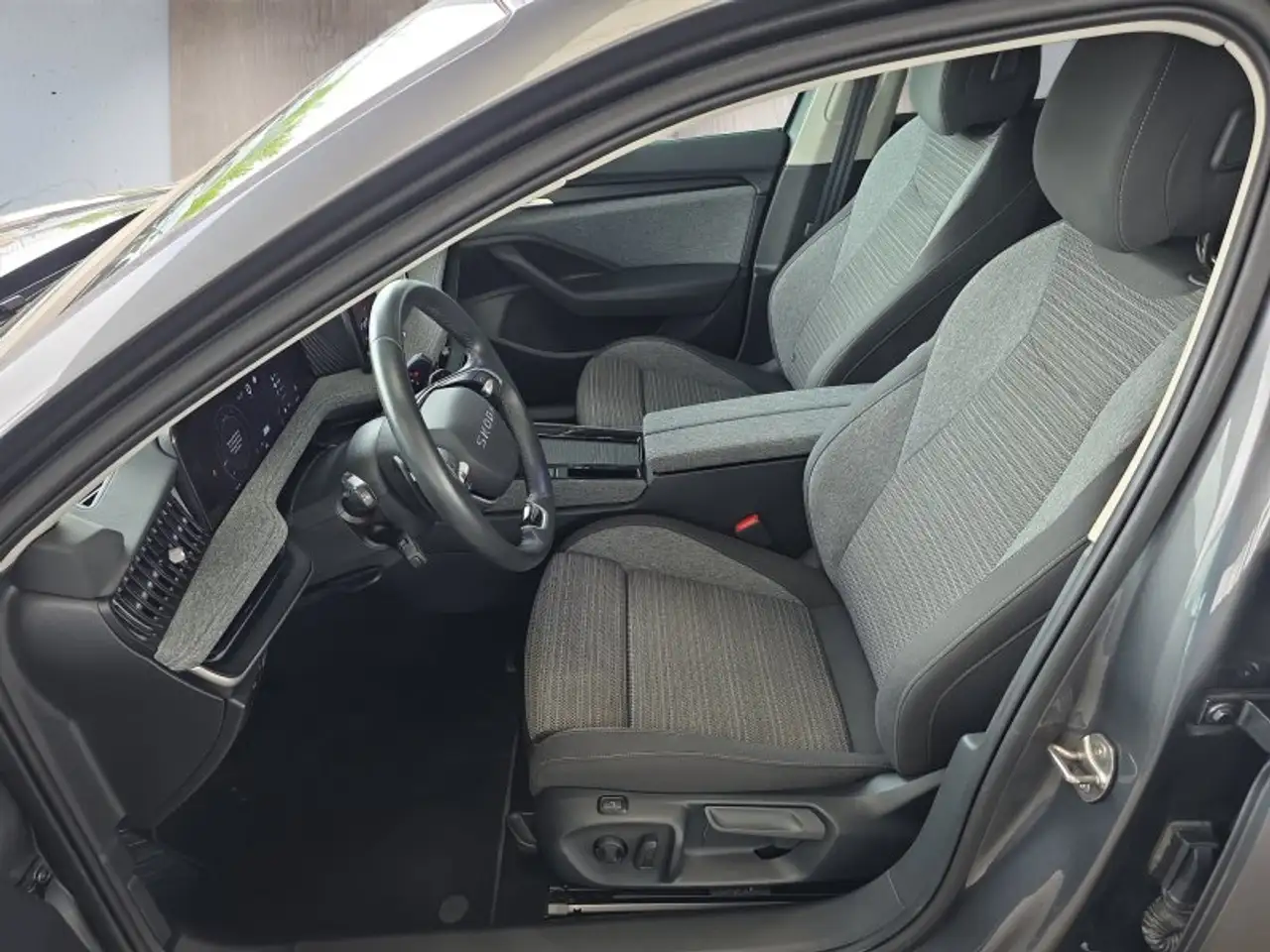 Skoda Superb Combi 2,0TDI DSG Navi/DCC/ACC/Kamera/Sitzhz., миниатюра 10