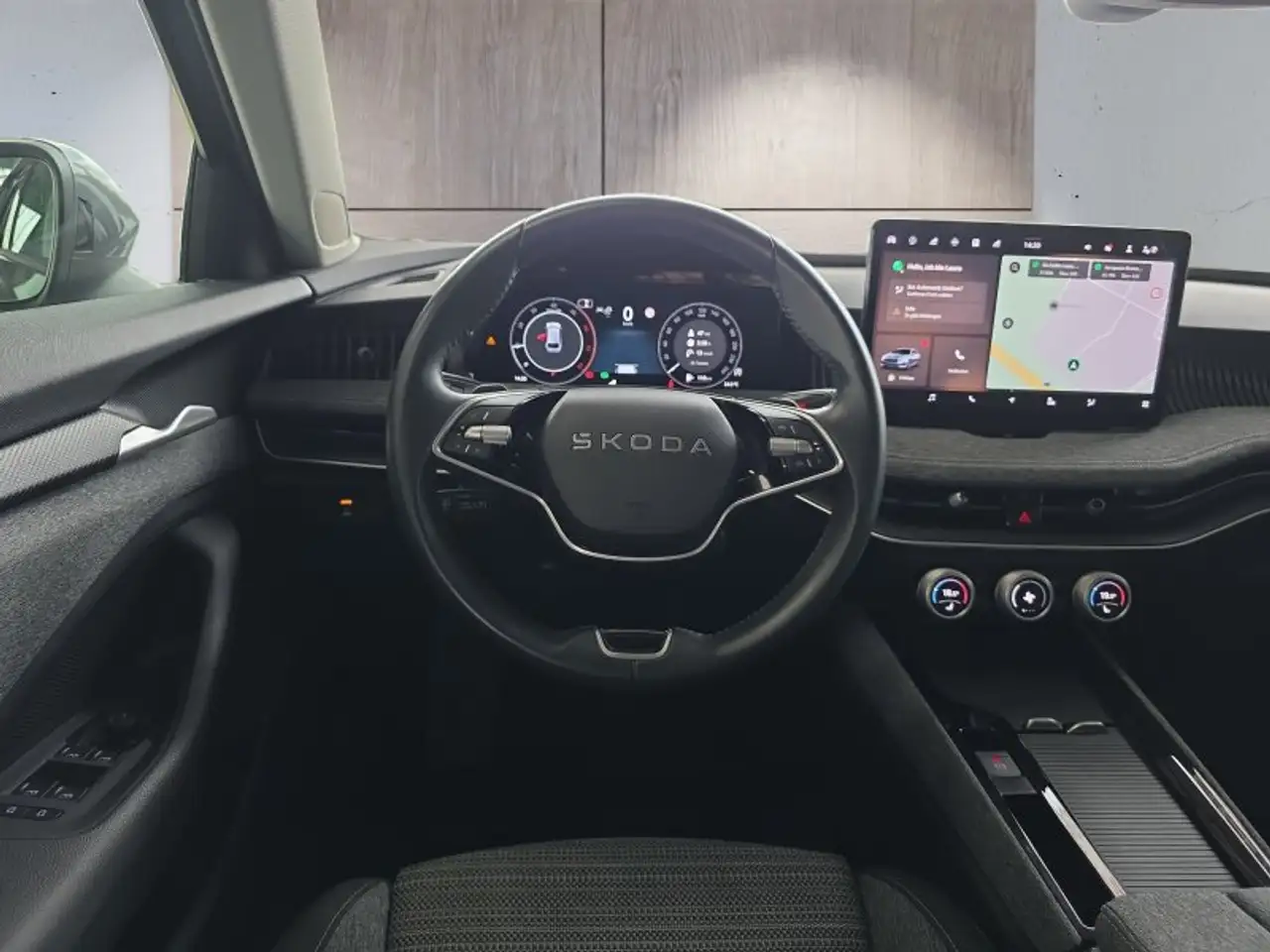Skoda Superb Combi 2,0TDI DSG Navi/DCC/ACC/Kamera/Sitzhz., миниатюра 14