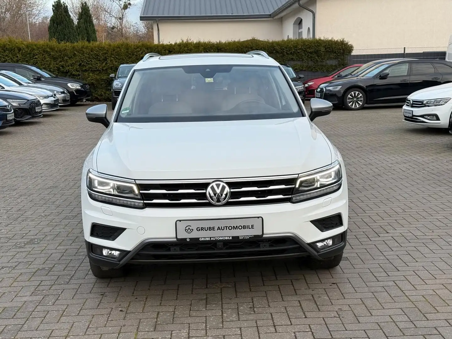 Volkswagen Tiguan Allspace Highline 4M DSG*LED*AHK*NAV*SHZ Weiß - 2