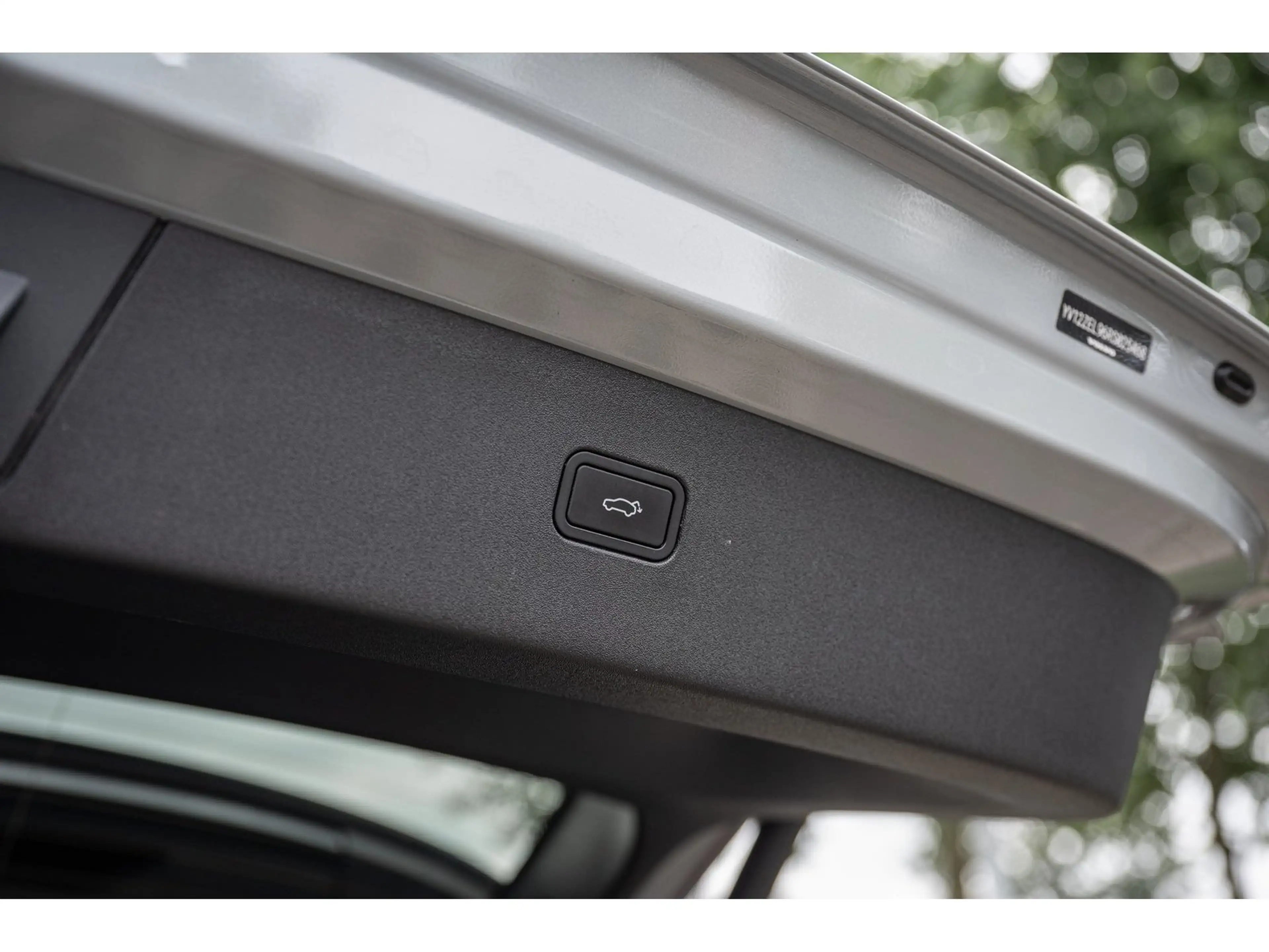 Volvo EX30 Extended Range Plus — photo 12