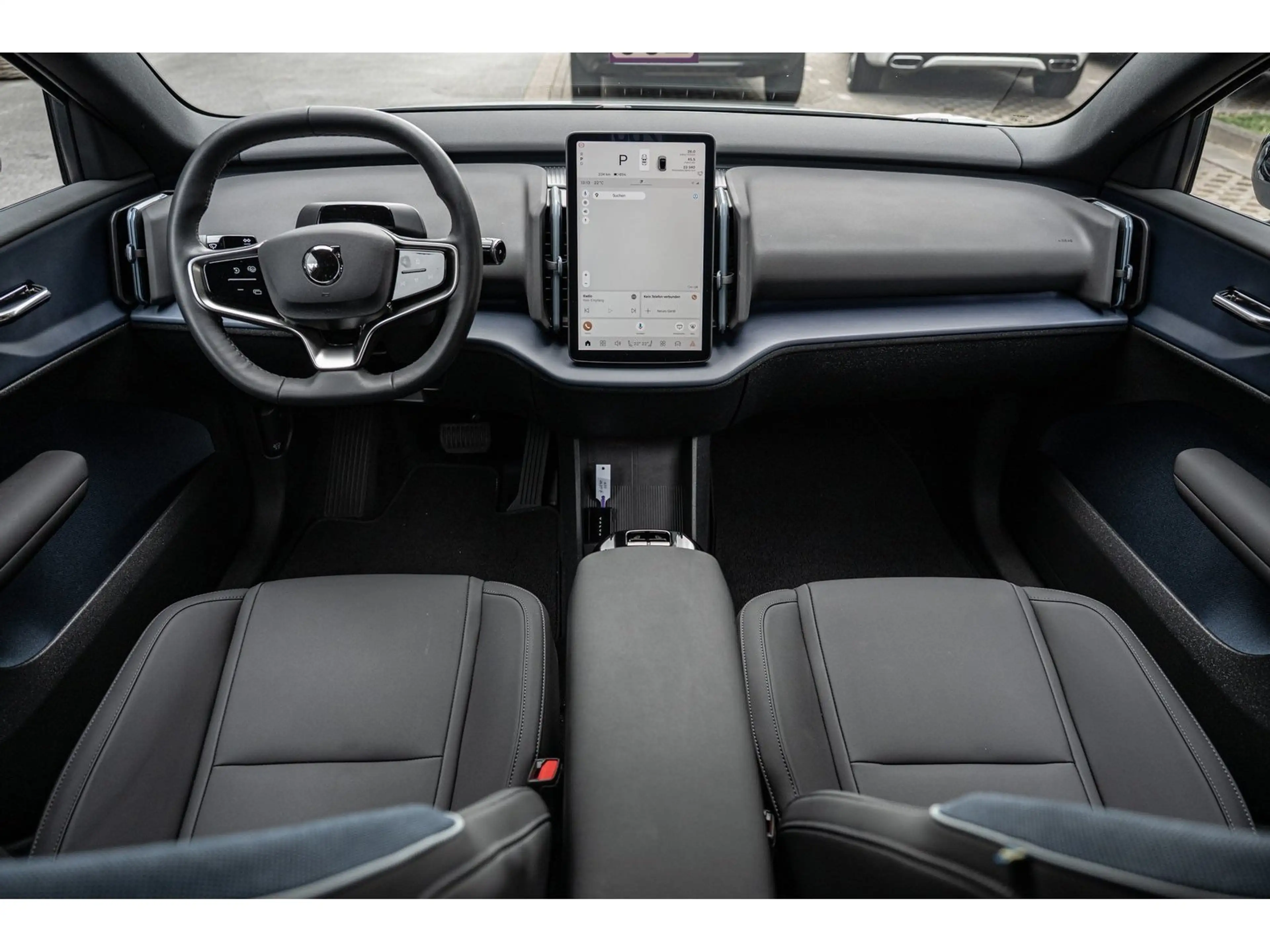 Volvo EX30 Extended Range Plus — photo 9
