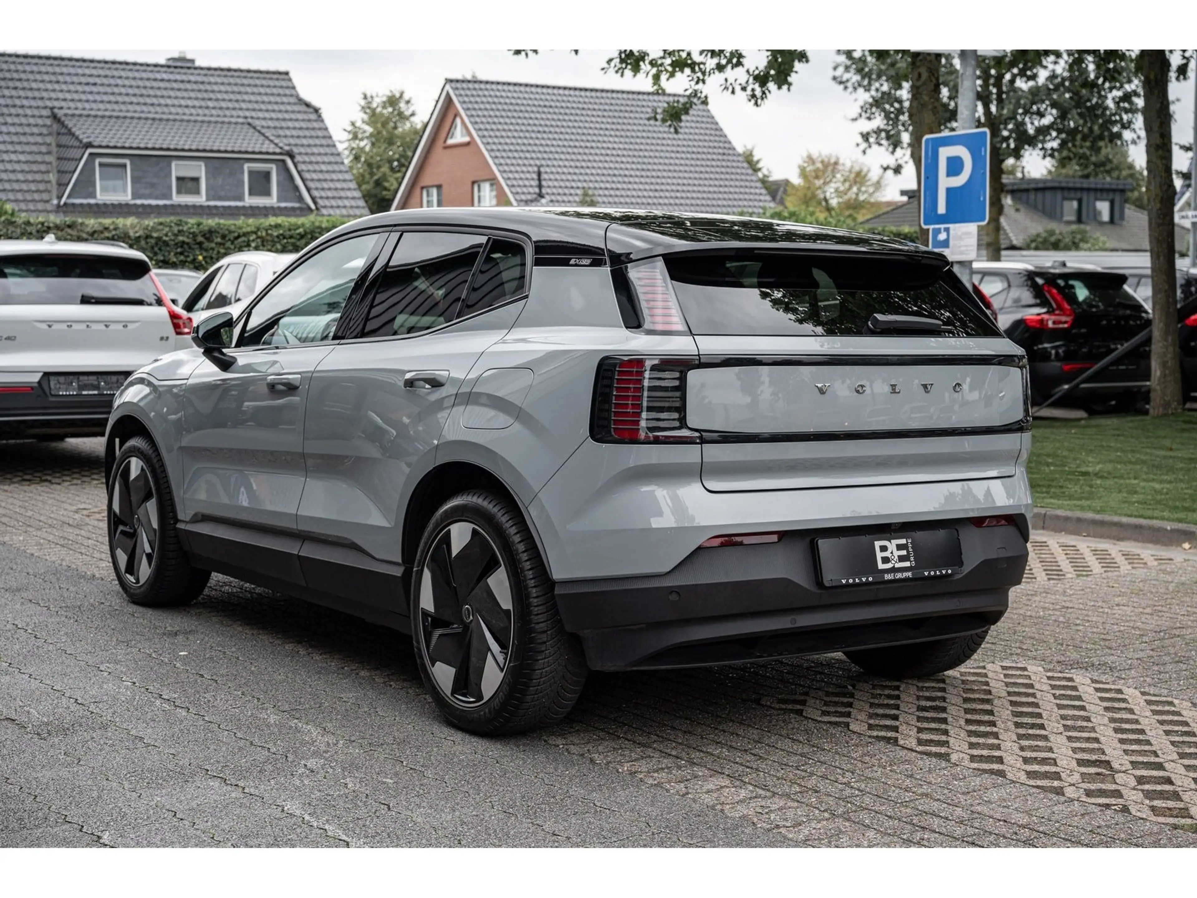 Volvo EX30 Extended Range Plus — photo 5