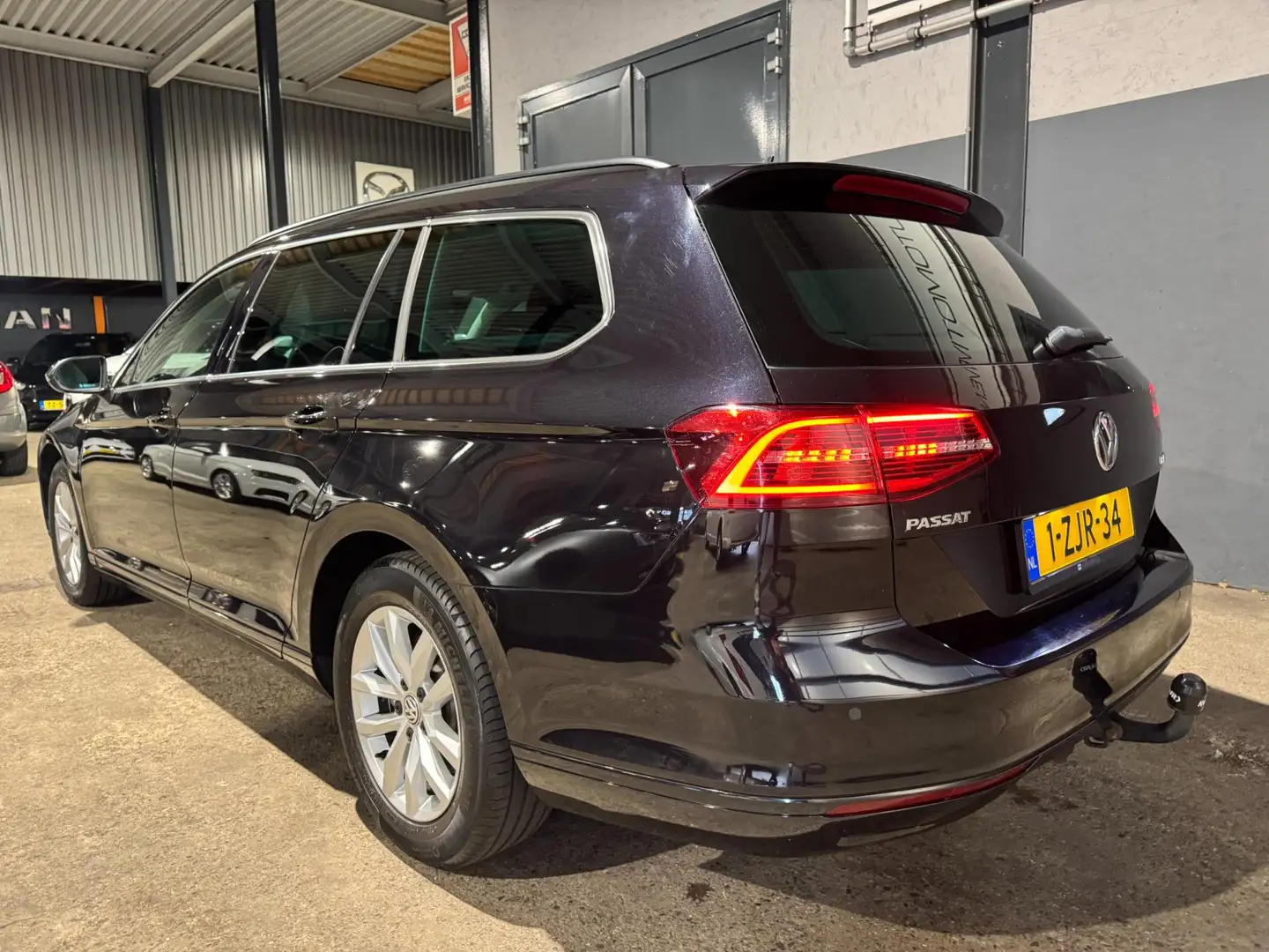 Volkswagen Passat Variant 1.4 TSI ACT Comfortline 150PK Trekhaak NAP Negro - 2