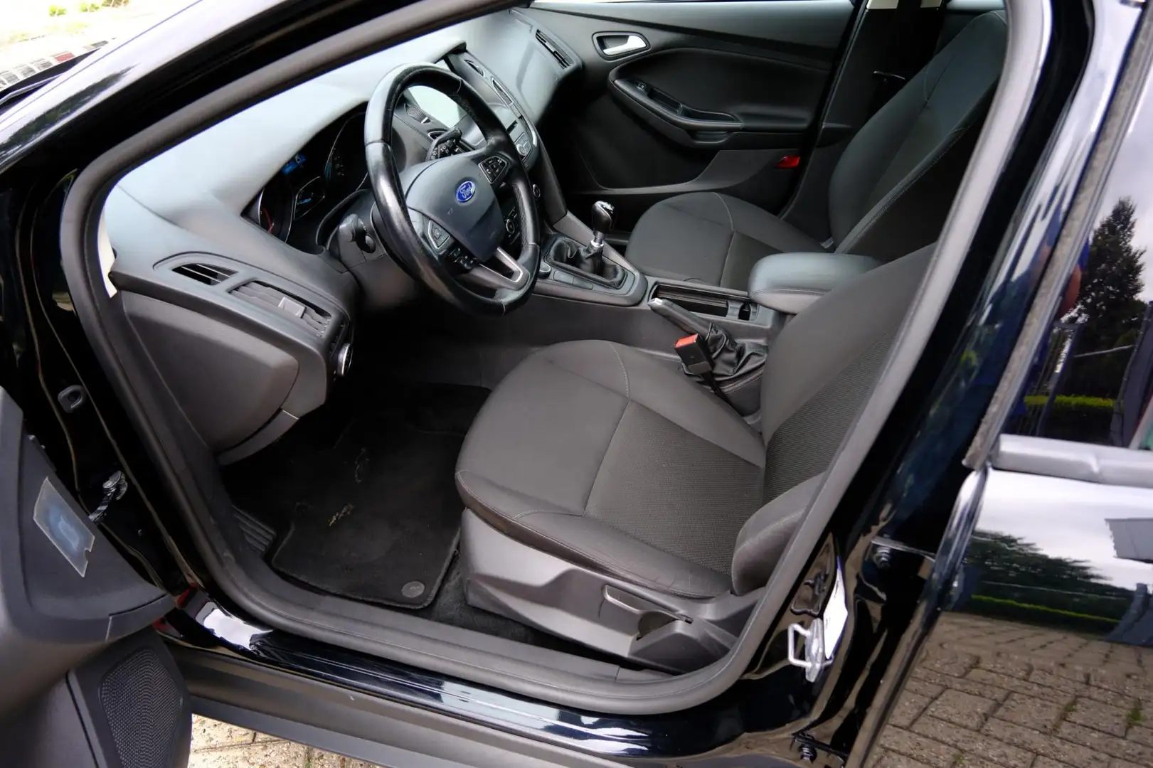 Ford Focus Wagon 1.5 TDCI Lease Edition Navi|Airco|Cruise|LMV Noir - 2