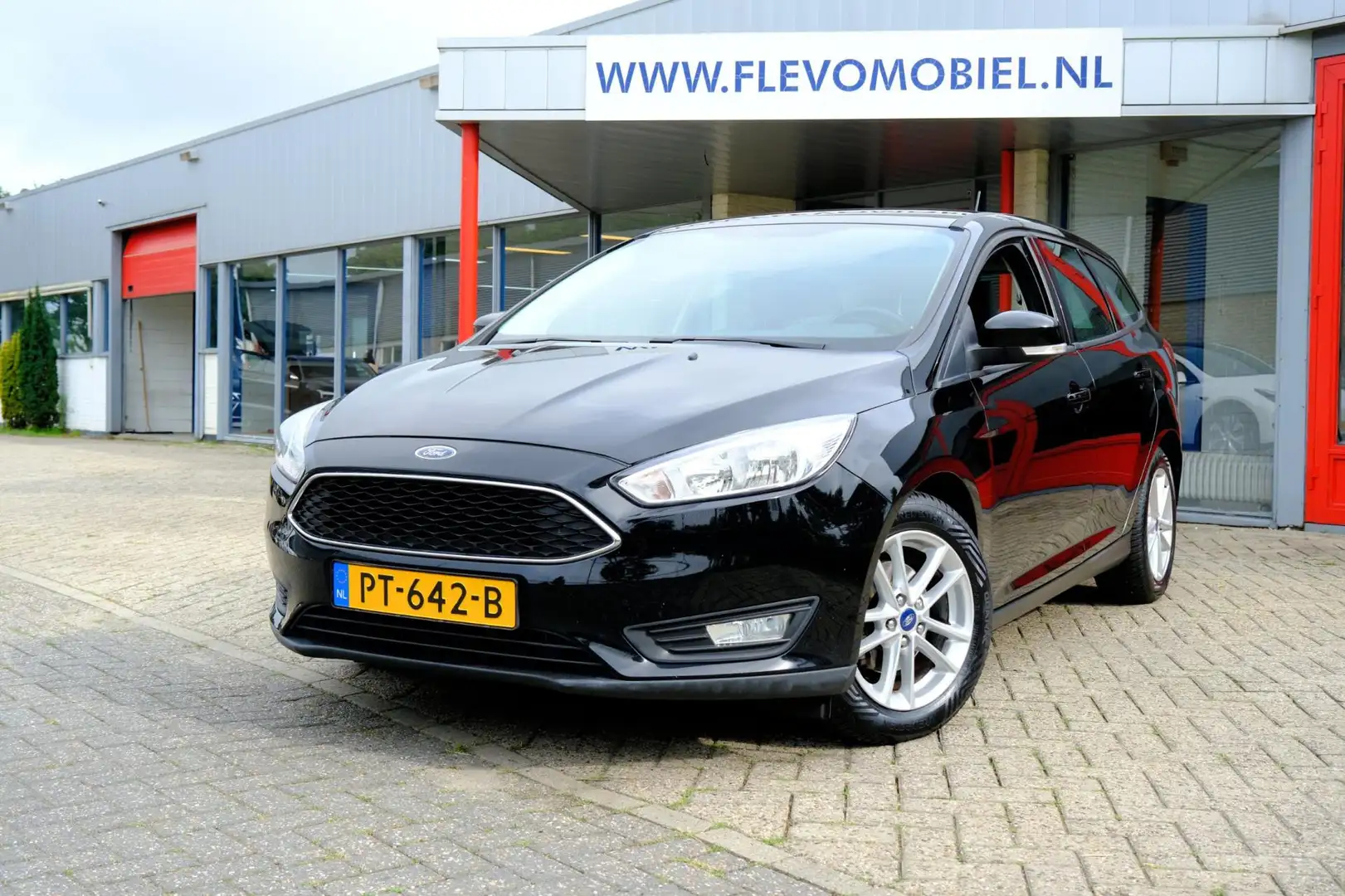 Ford Focus Wagon 1.5 TDCI Lease Edition Navi|Airco|Cruise|LMV Noir - 1