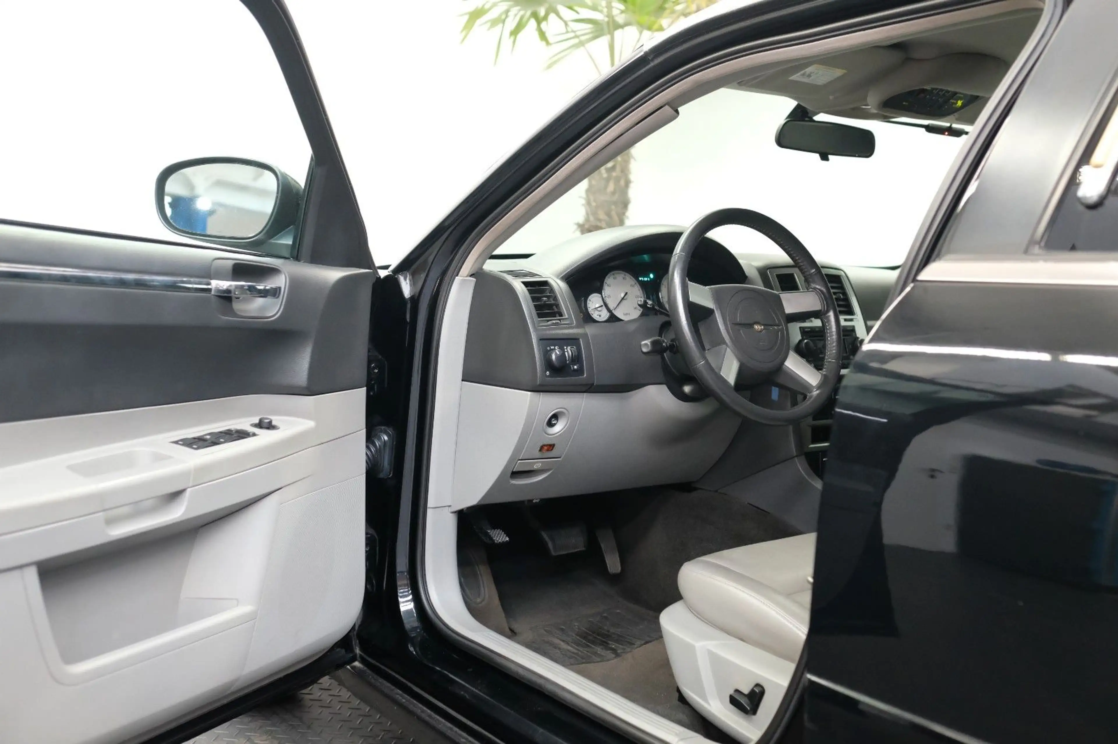Chrysler 300C Stretch Limousine 120 Krystal Coach — photo 11