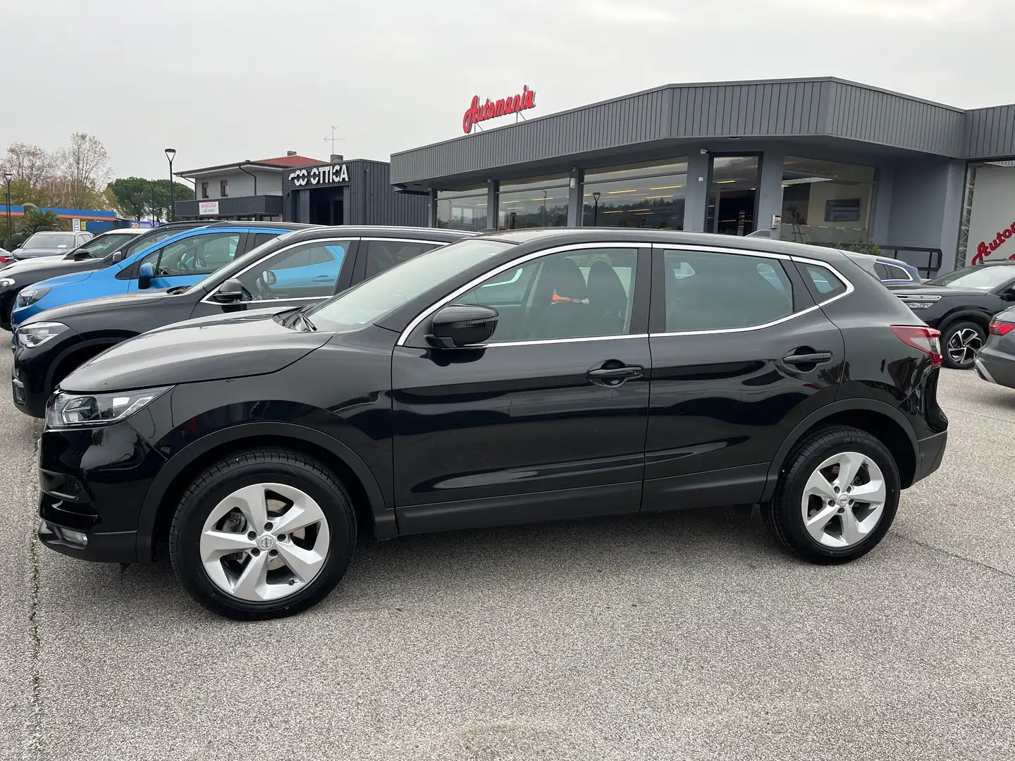 Nissan Qashqai Qashqai II 1.5 dci Business 115cv Schwarz - 1