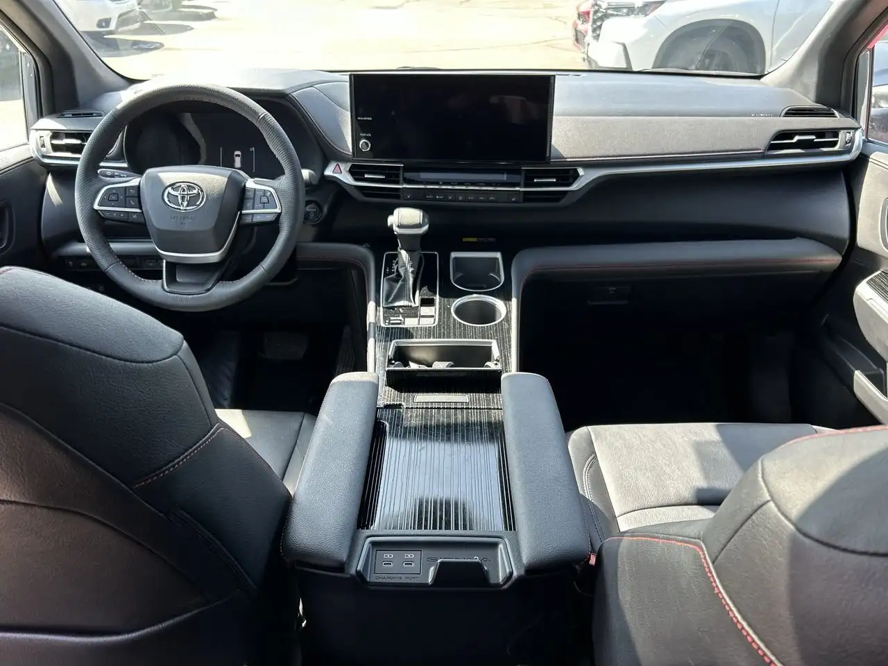 Toyota Sienna снимка Toyota Sienna