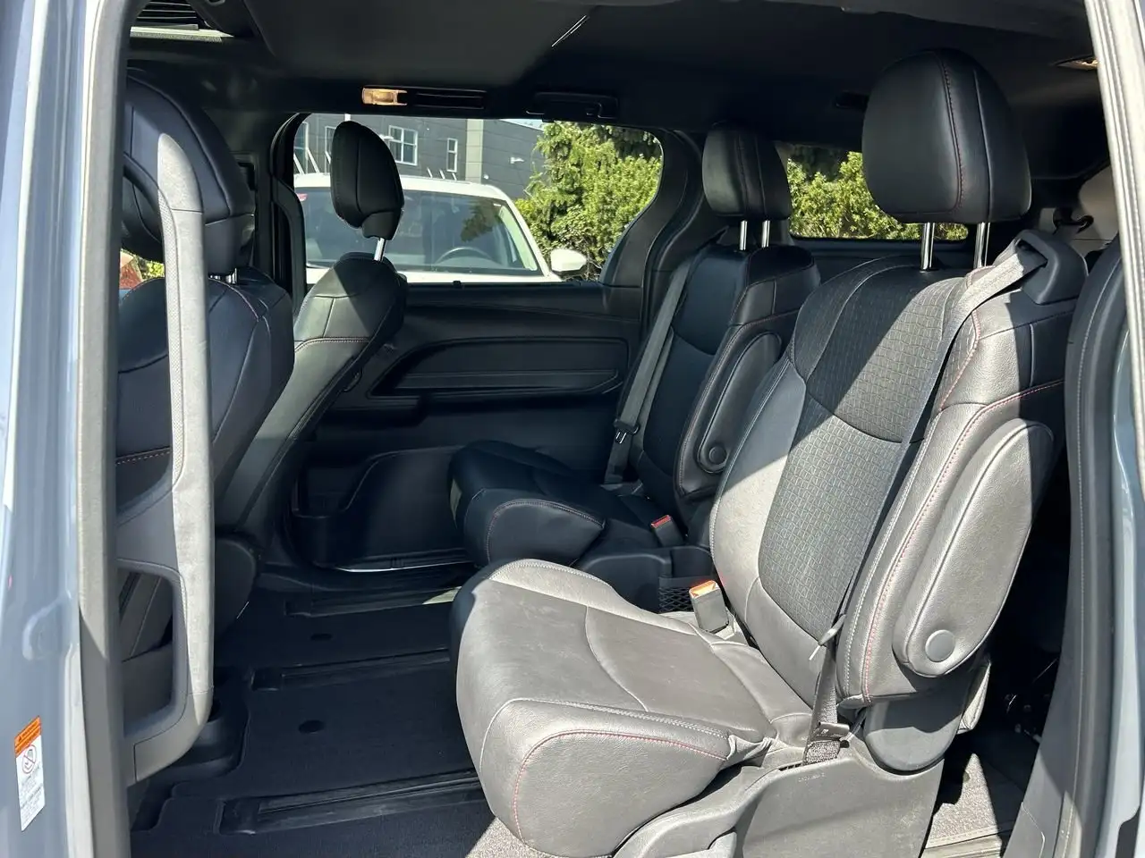 Toyota Sienna снимка Toyota Sienna