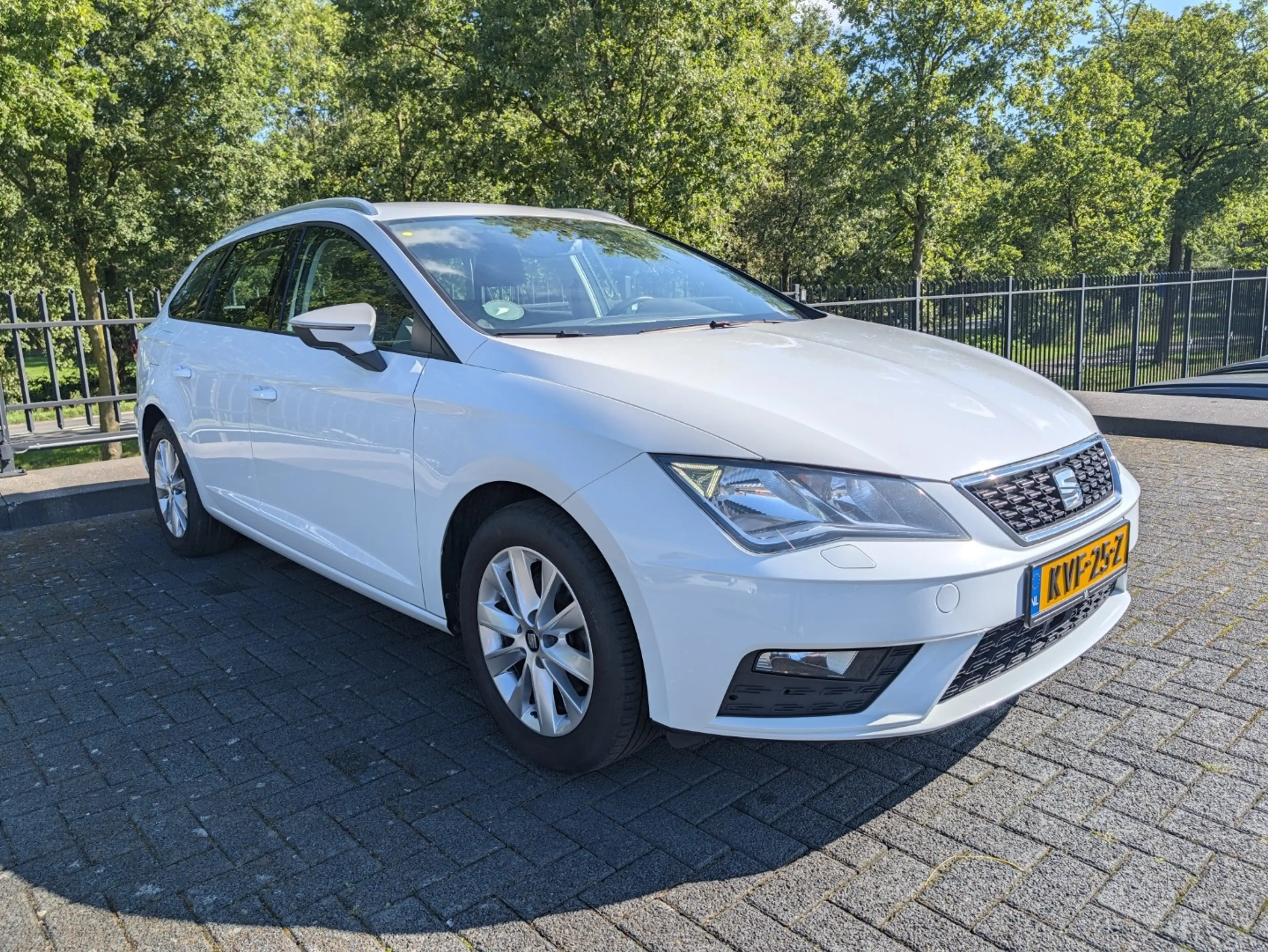 SEAT Leon 1.5 TSI 150PK | Trekhaak | Camera | ACC | Stoelver — photo 11