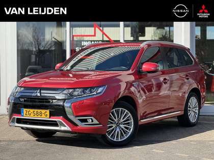 Mitsubishi Outlander 2.4 PHEV Instyle | Trekhaak | Leder | Schuifdak |