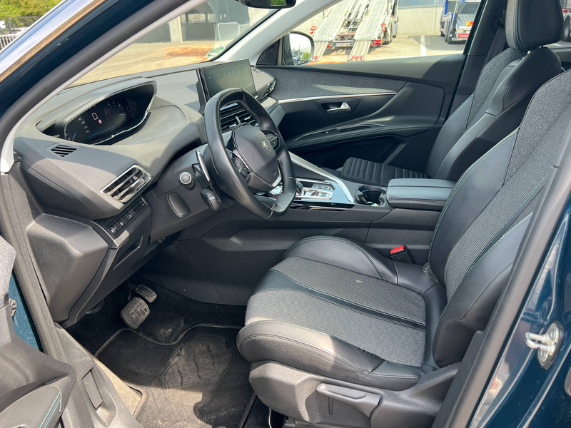 Peugeot 5008 5008 1.5 BlueHDi Allure 7ZITS CAMERA NAVY — photo 15