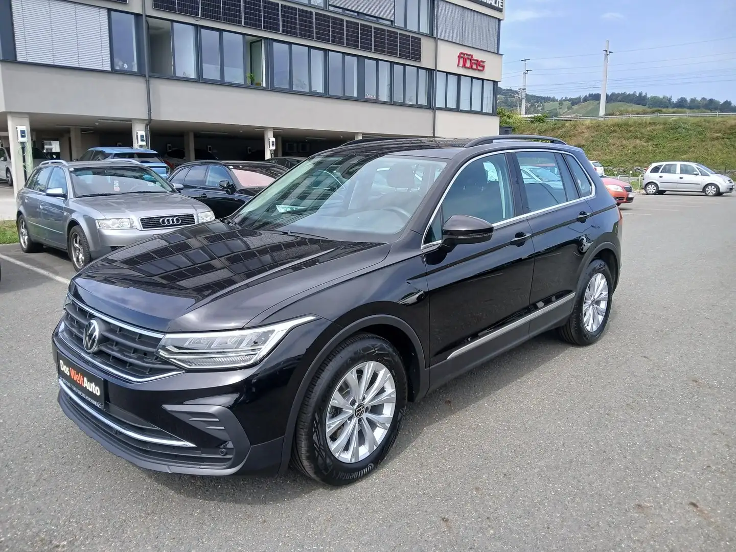 Volkswagen Tiguan TSI ACT Schwarz - 1